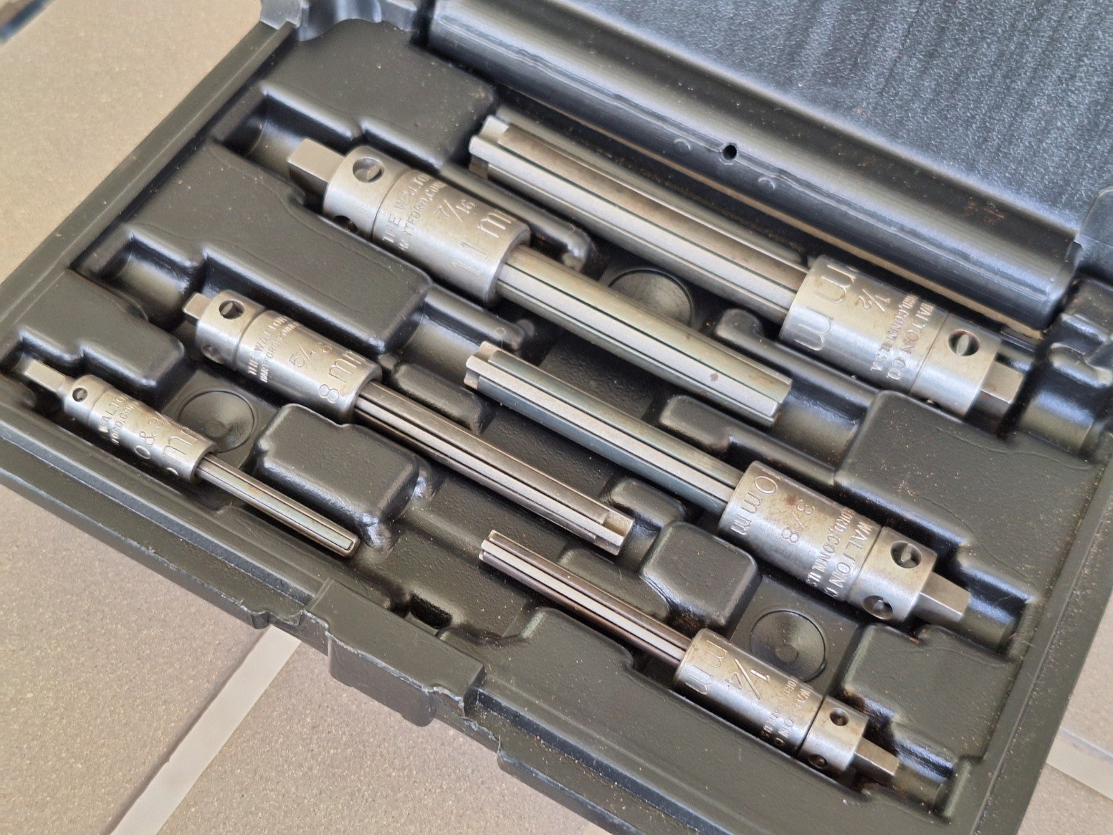 Walton 18001 6 PC Tap Extractor Set USA 4 FL SAE NC NF Metric W/ Case 3/16-1/2