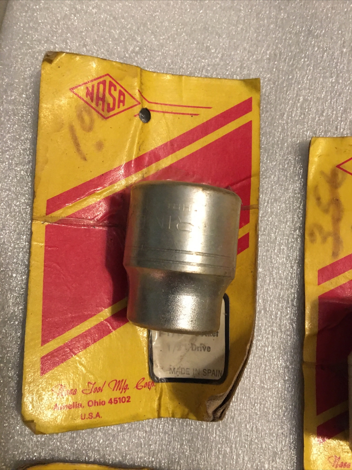 5 Sockets New In Package (4)1/2 Drive 1 1/16 – 1”-13/26-3/8 (1)3/8 -3/4 LB4