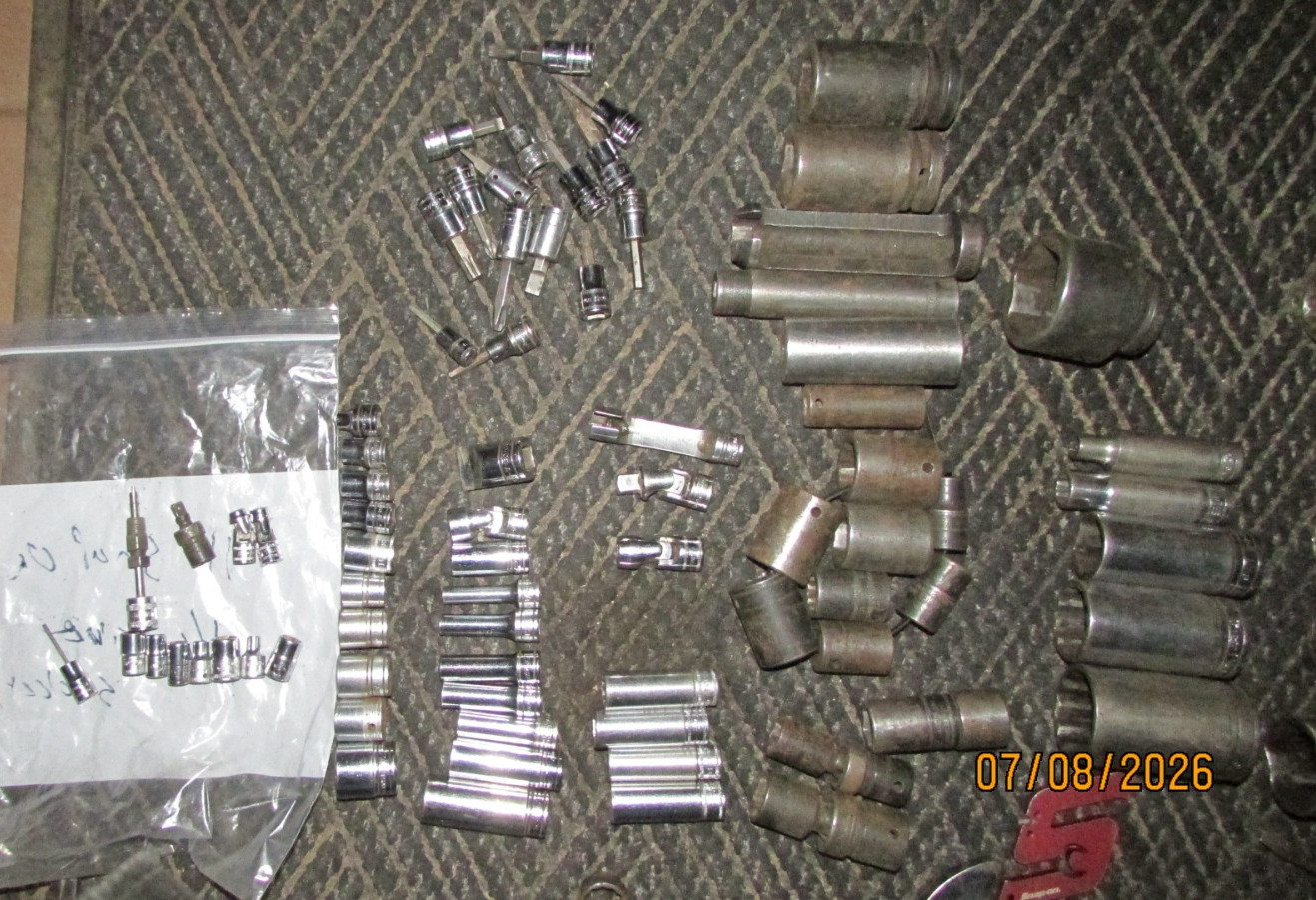 Snap On Tools large random tool lot 121 pcs