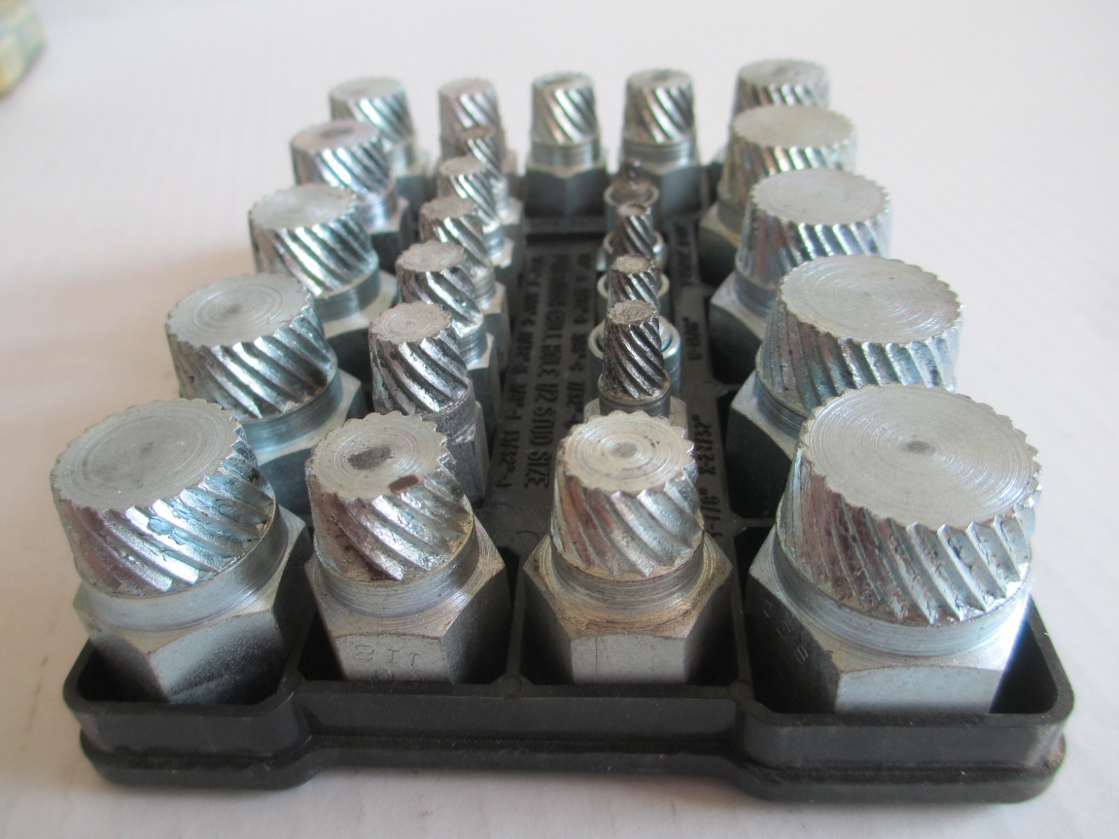 Nice Blue-point REX-25 25 Piece Spline Bolt Stud Extractors 1/8 to 7/8″ A18