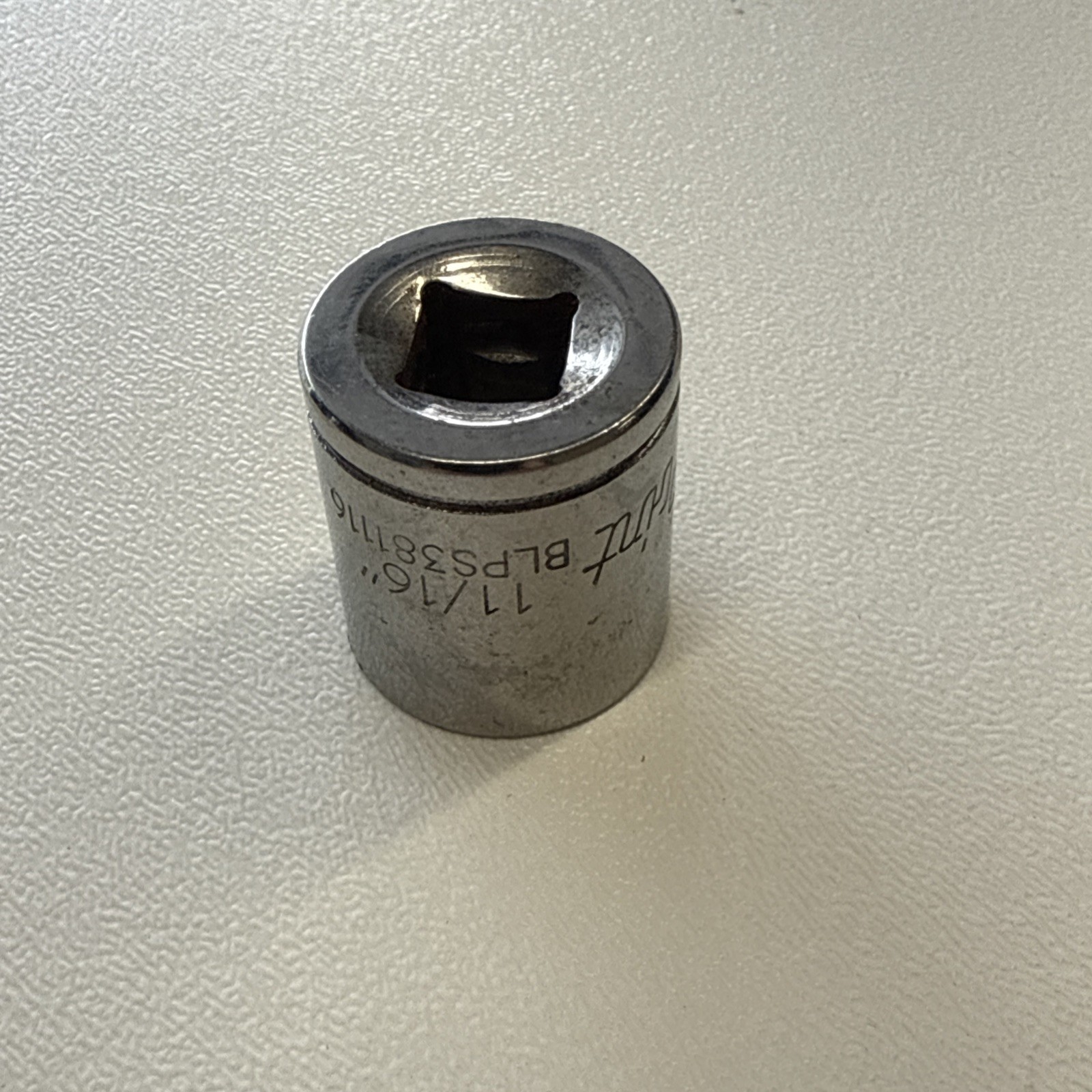 Blue-Point BLPS38 1116 by Snap on 11/16″ Sha1low Socket 3/8″ Drive 6-Point USA