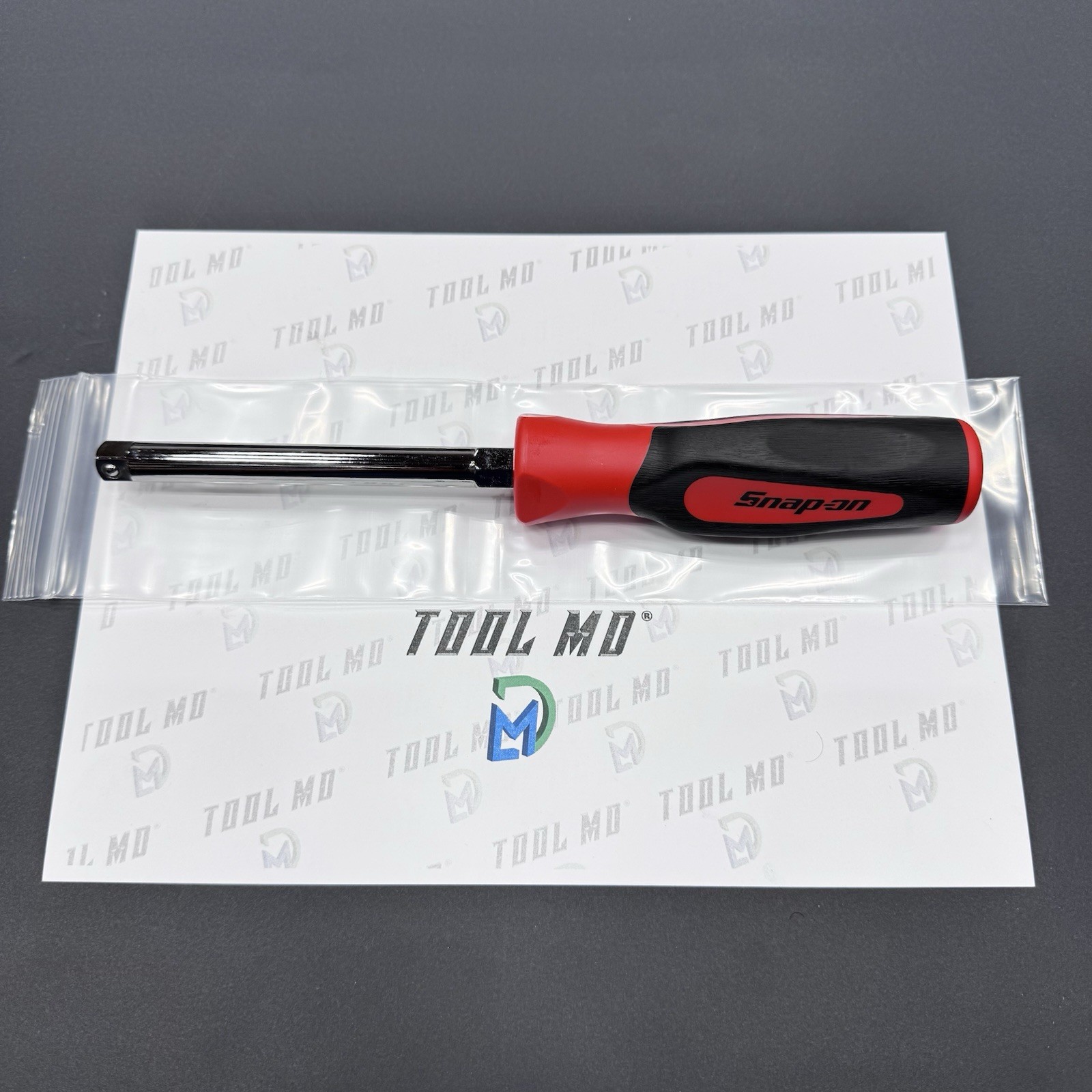 Snap-on Tools USA NEW RED 3/8″ Drive Soft Grip Standard Shank Driver SGF50CR