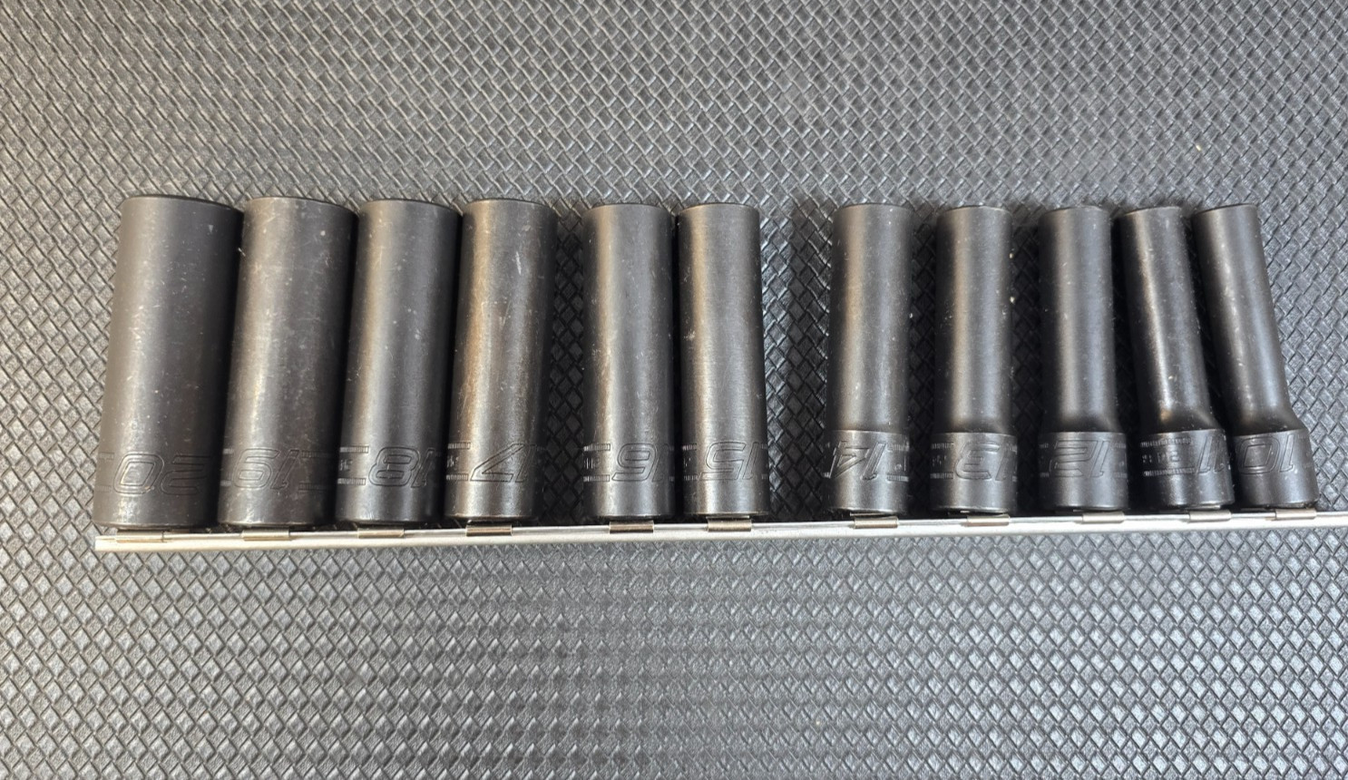 CAT 11pc 1/2″ Drive Metric Deep Impact Socket Set 214-6643 Snap On