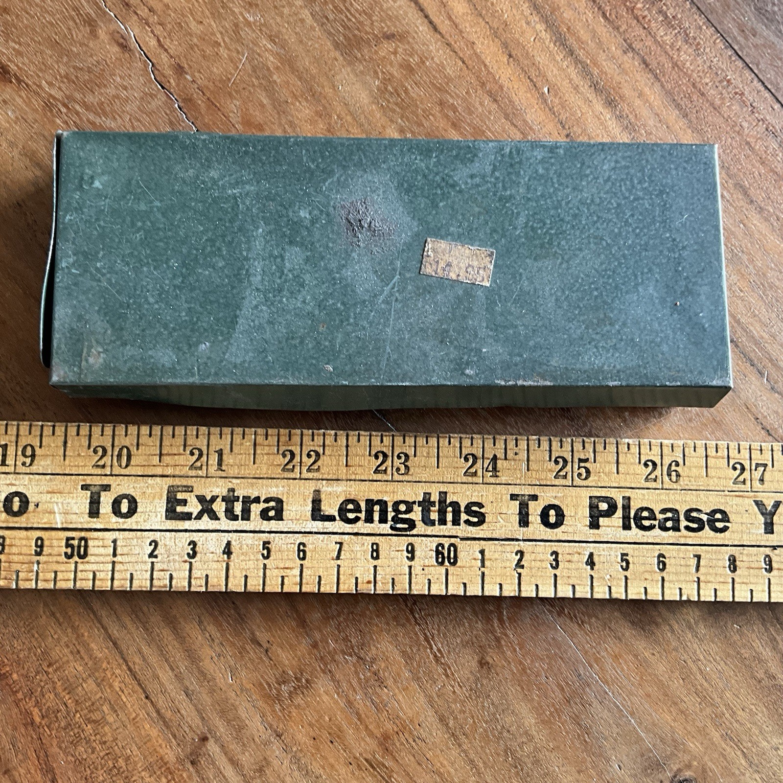 Unbranded 16pc Random Sockets in Metal Case Standard & Impact