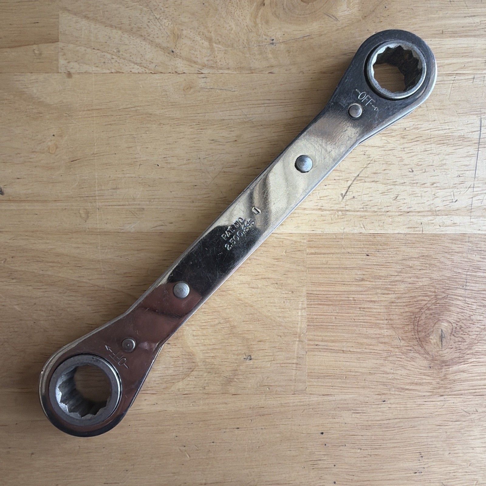 Matco Tools 5/8″ x 11/16″ Ratcheting Box End Wrench 12 Point WR20222 Made in USA