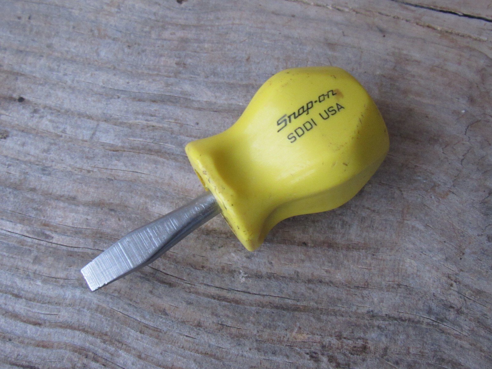 SNAP ON SDD1 STUBBY YELLOW HARD HANDLE SLOTTED STRAIGHT FLAT TIP SCREWDRIVER