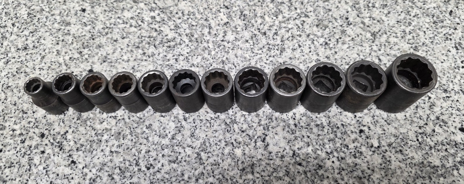 SNAP ON 12PC 10MM – 23MM 1/2″ DR METRIC 12 POINT IMPACT SOCKET SET