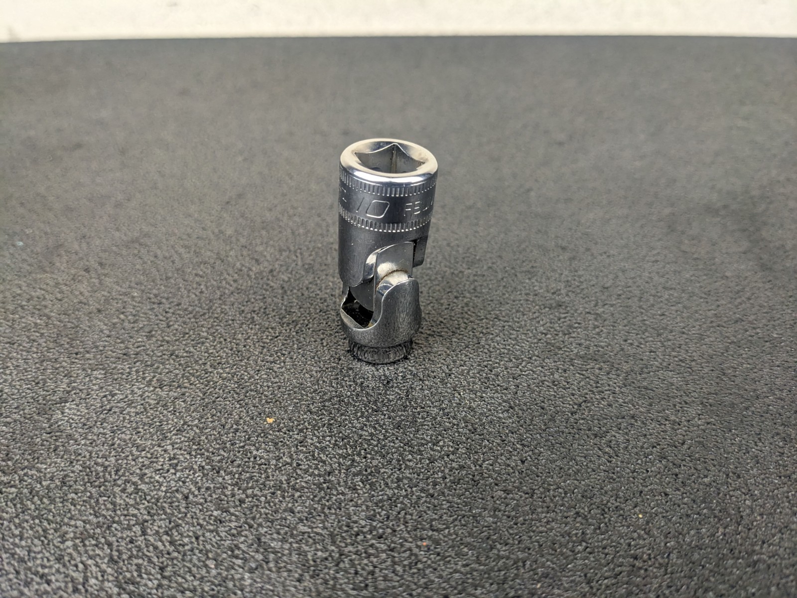 #aj161 Snap On Tools 3/8″ Drive 10mm Metric 6pt Universal Swivel Socket FSUM10A