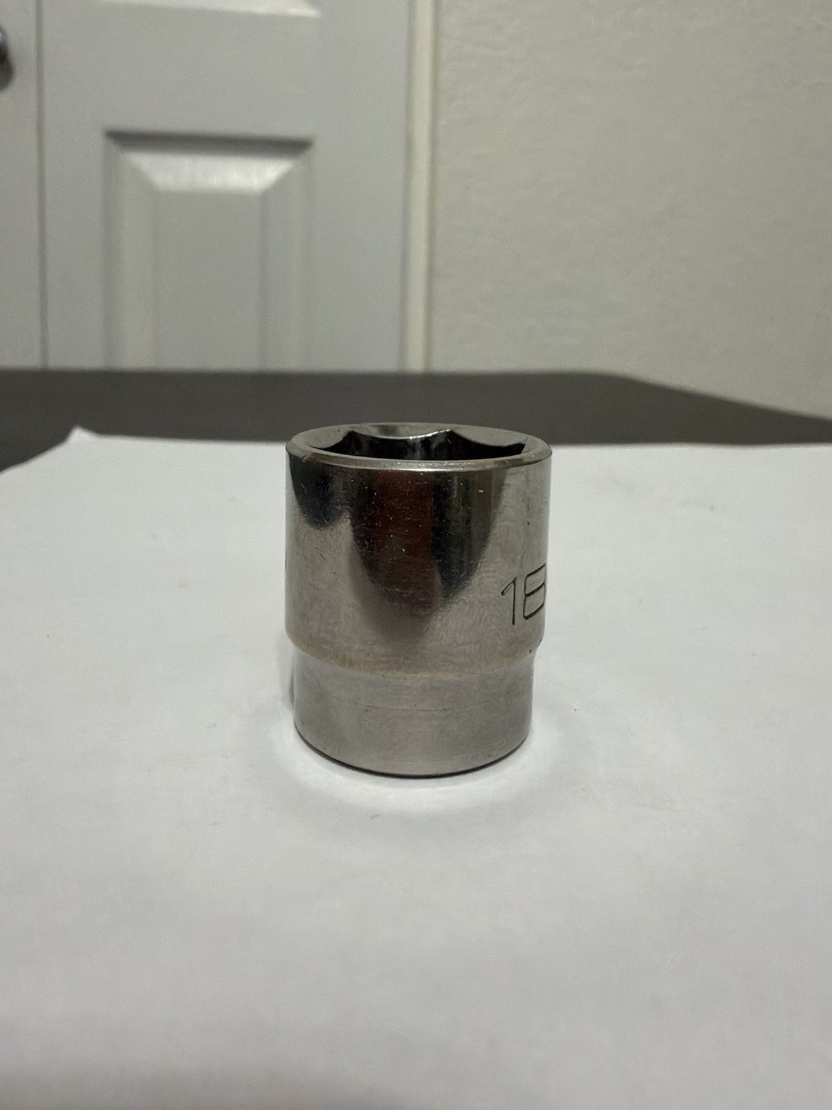 Matco Tools 3/8″ Drive 18mm 6 Pt Socket B18M6 USA