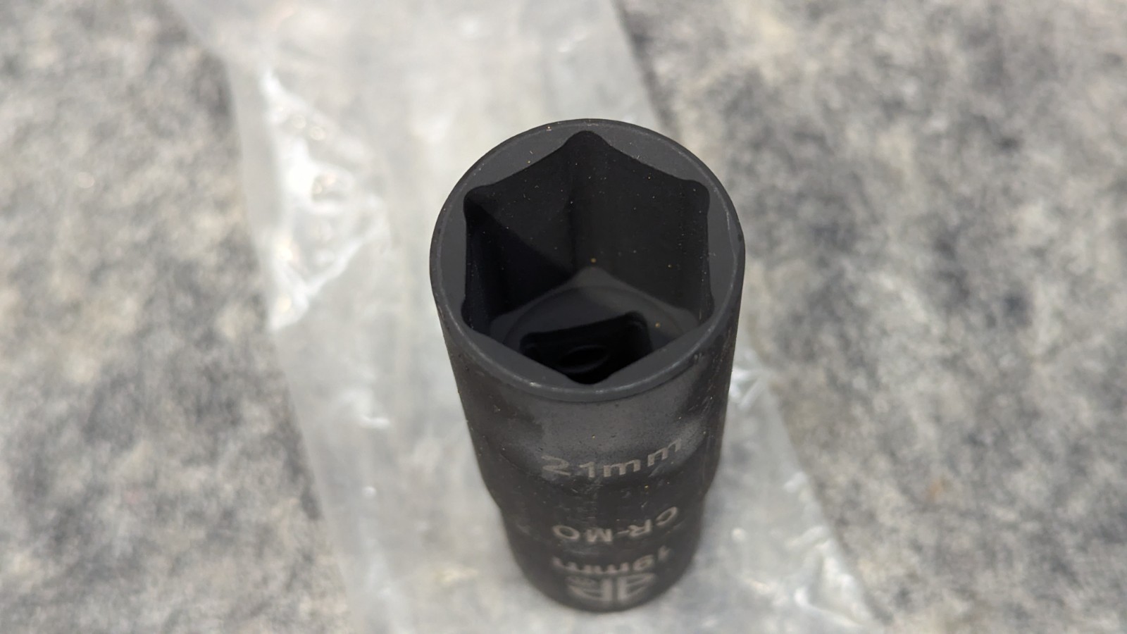 Specialty Products 1/2″ Square Drive Flip Socket w/ 19mm & 21mm Openings 79240