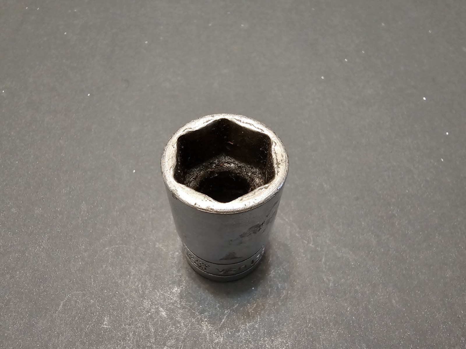 Snap-On TW221 11/16″ Shallow Standard Socket