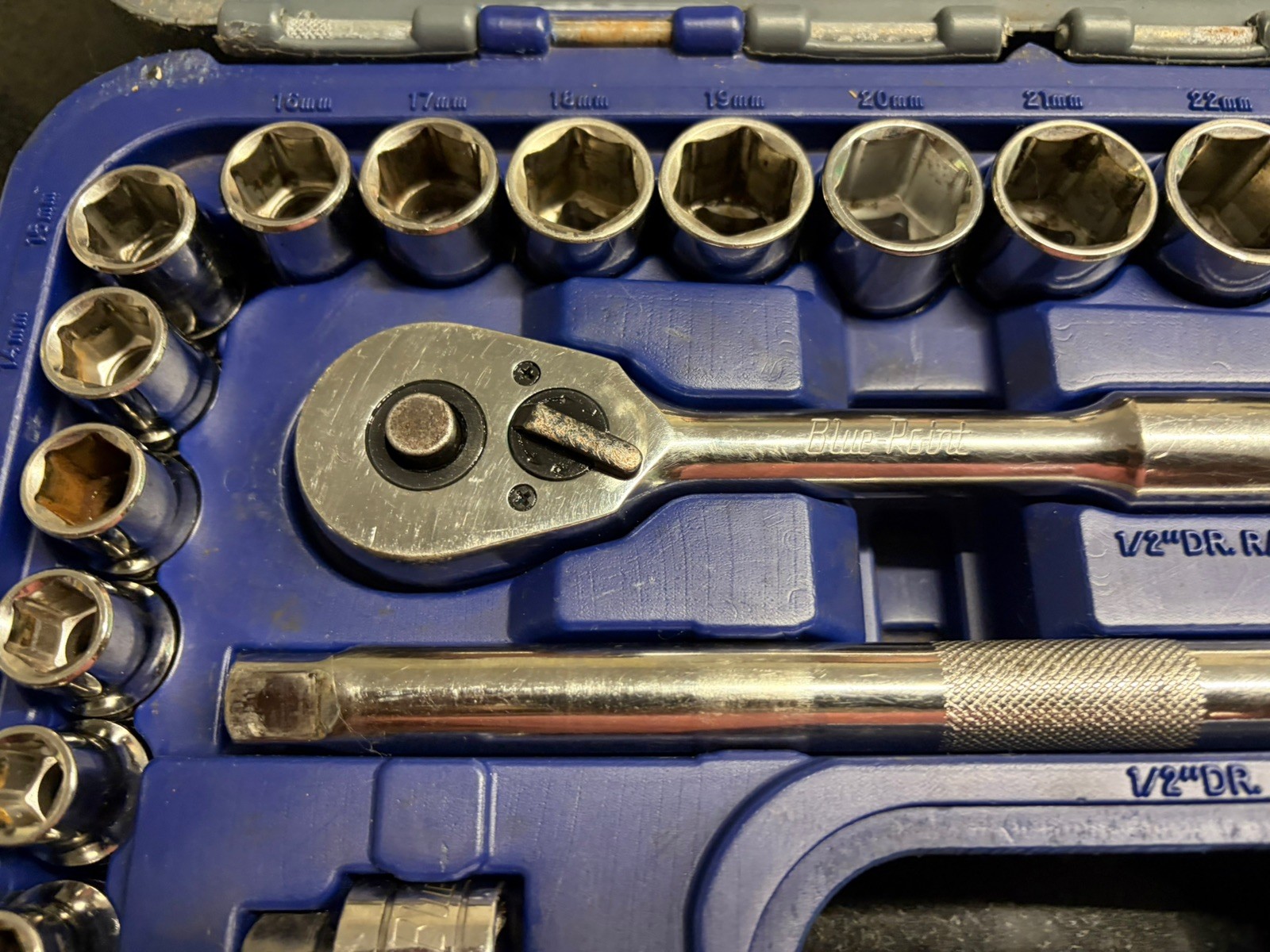 Blue Point 33 pc 1/2″ Drive SAE/Metric General Service Socket Set BLPGSS1233