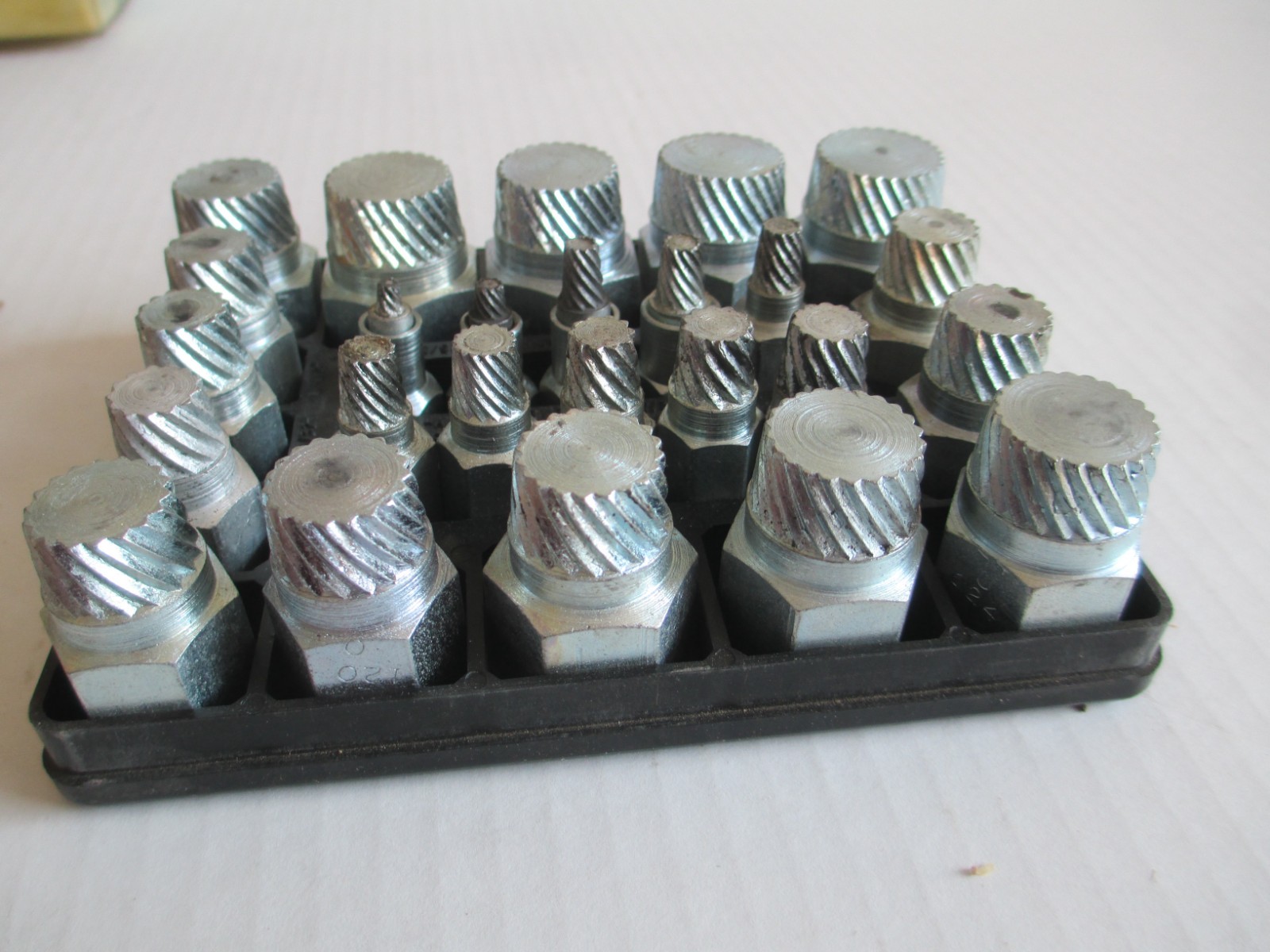 Nice Blue-point REX-25 25 Piece Spline Bolt Stud Extractors 1/8 to 7/8″ A18