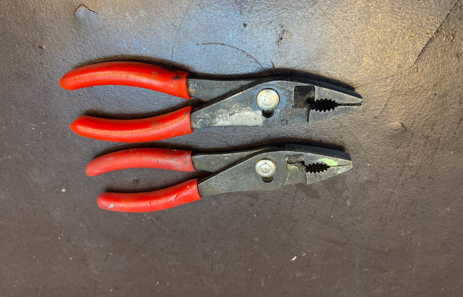 3 SNAP ON 137ACP SOFT GRIP SLIP JOINT PLIERS W/CUTTERS & 2 OTHER PLIERS