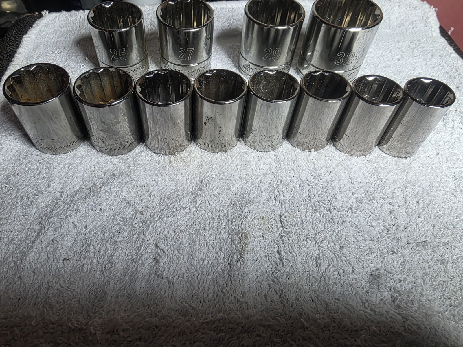 Craftsman G series Socket Assortment Lot SAE & Metric 1/2-3/8 Sized
