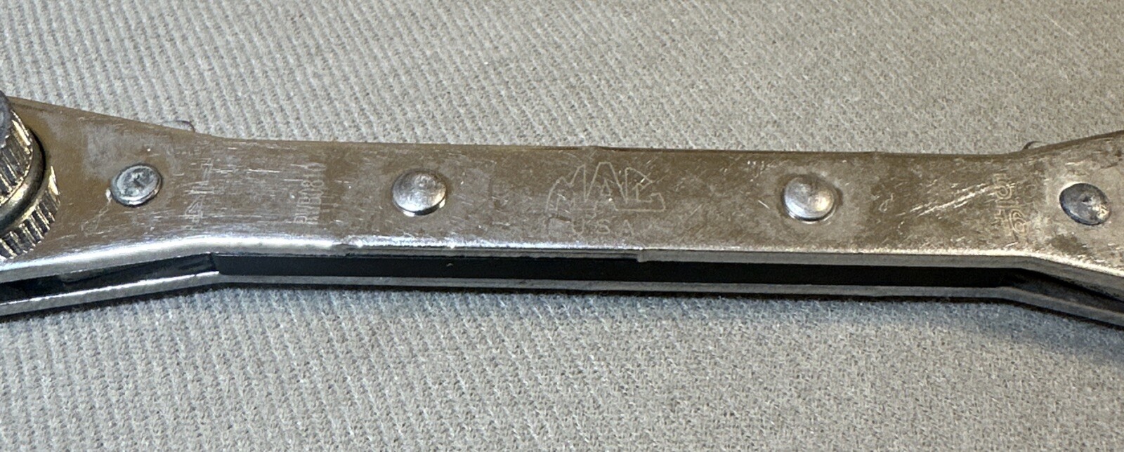 MAC Tools RWB0810 1/4 X 5/16 Specialty Thumb Wheel Ratcheting Offset Wrench New