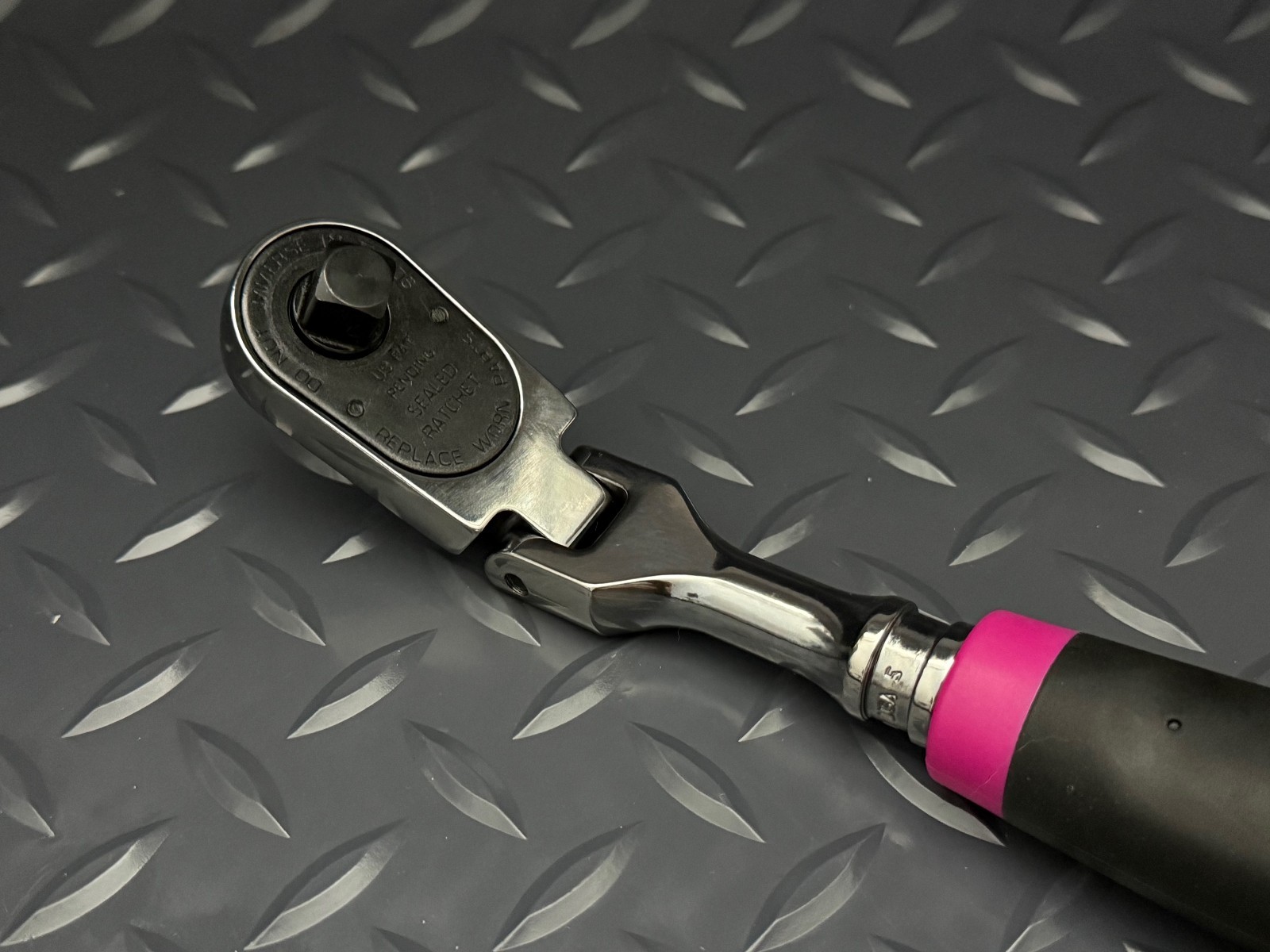 Snap-on Tools NEW ELECTRIC PINK 3/8″ Drive Soft Grip Flex Head Ratchet FHF100EP