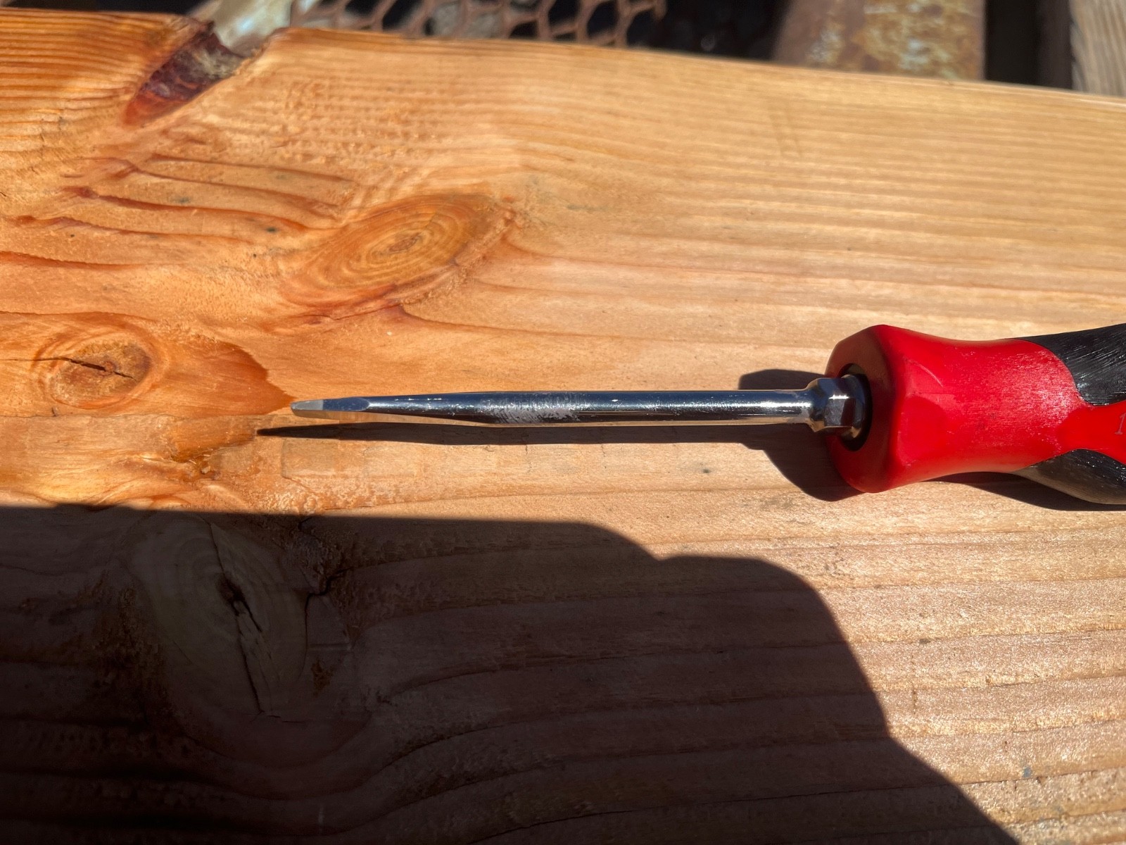 SNAP ON – SGD4B RED/BLACK COMFORT GRIP FLAT BLADE SCREWDRIVER 1/4 – LOC#27