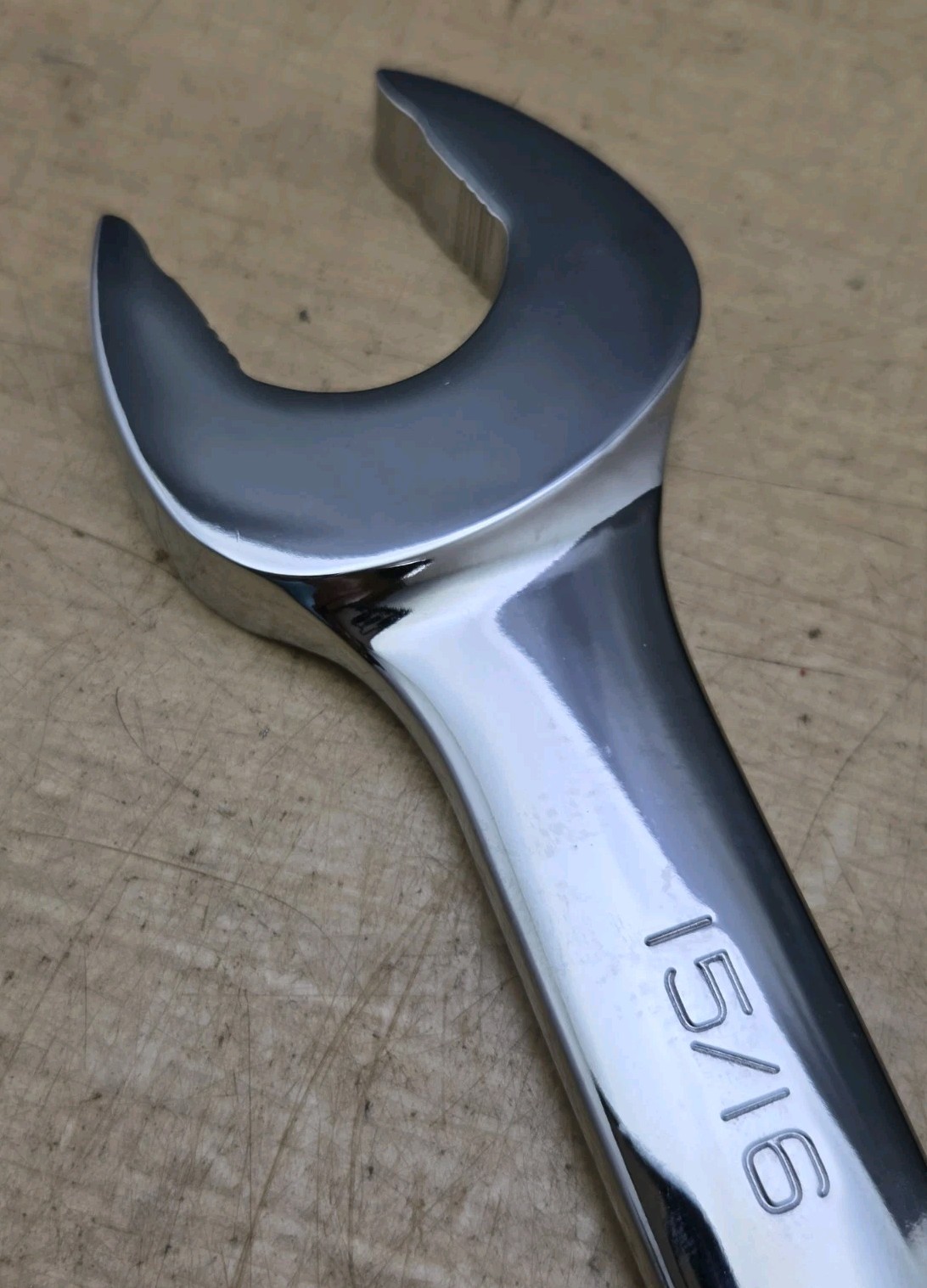 New Snap On SOEX30 – 15/16″ Standard Handle 12 Pt Chrome Combination Wrench