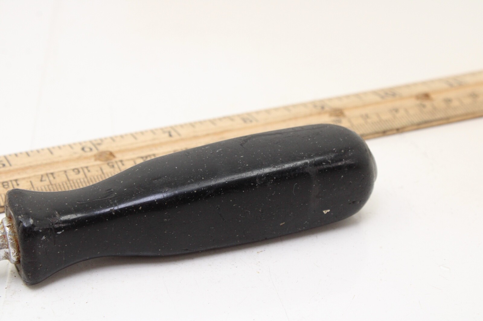 Unbranded 4″ x 1/4″ Black Hard Handle Flat Slotted Screwdriver