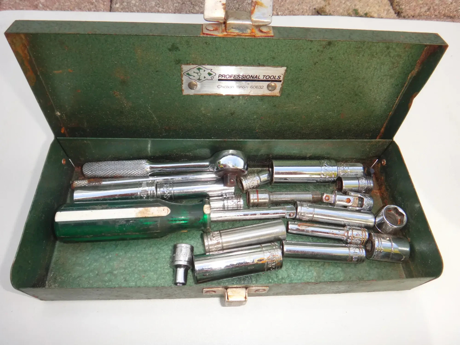 S-K Tools 1/4in Drive Socket Set 40954 Metric SAE Vintage Green Metal Case