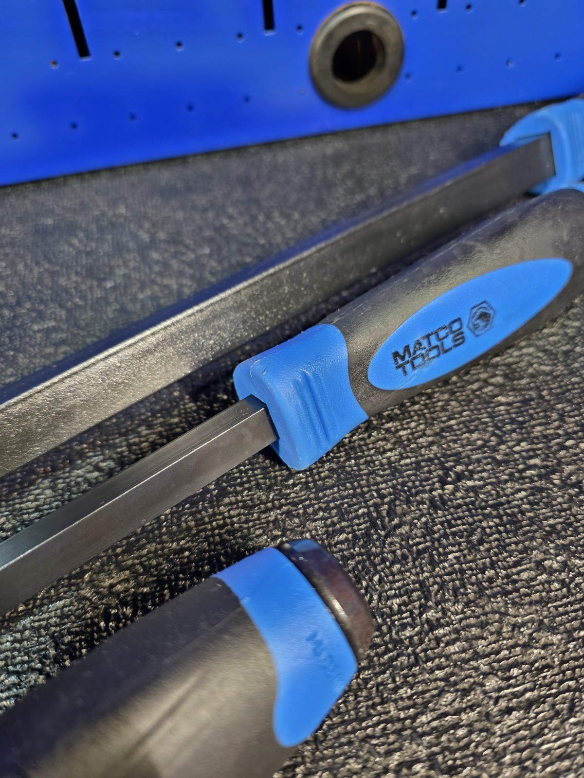 Matco Tools PBB36C 36″ PBB17C 17″ PBB12C 12″ & PBB8C 8″ Striking Pry Bars Blue