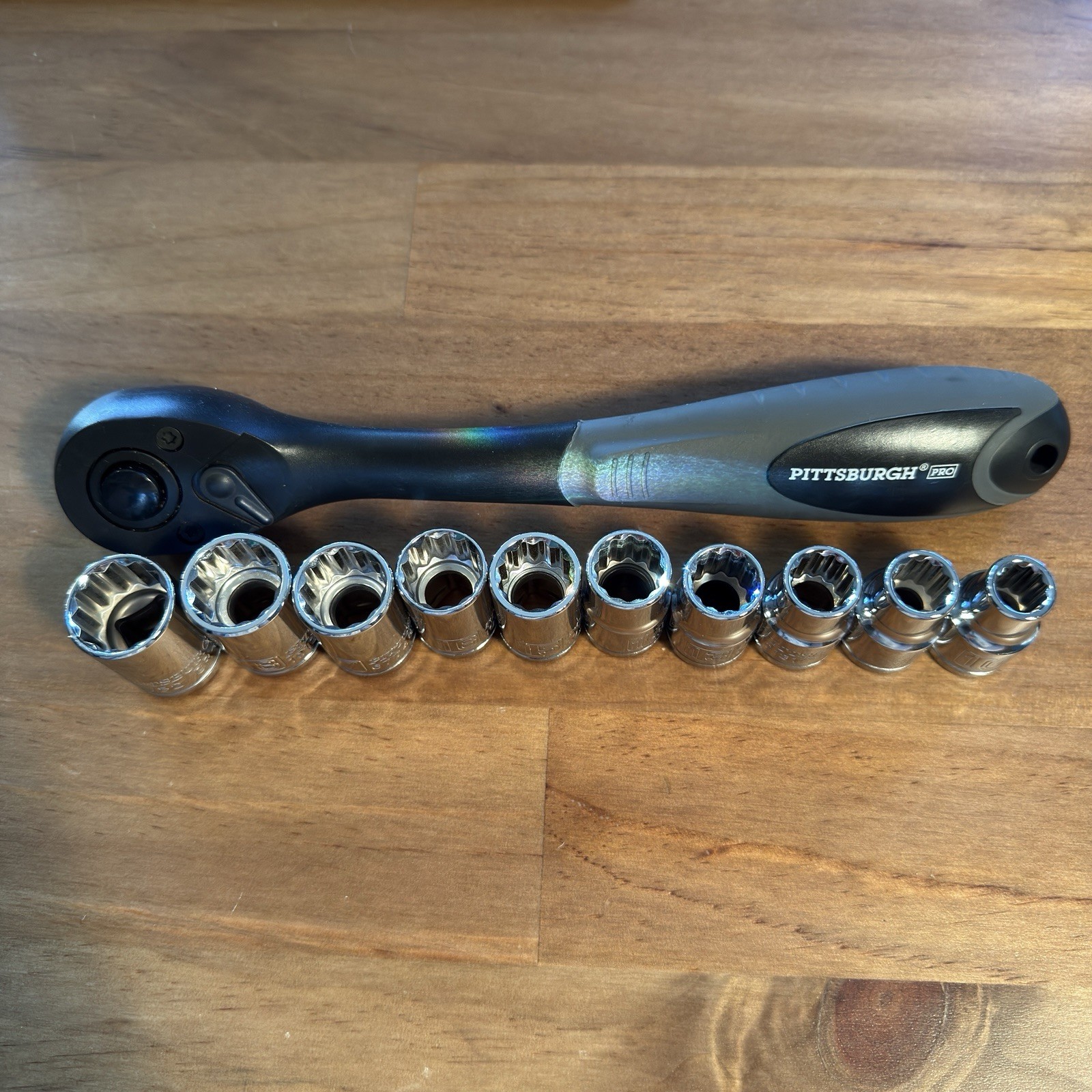 Pittsburgh Pro Metric Sockets / Ratchet 12 Point 1/2″ Drive 10mm-19mm