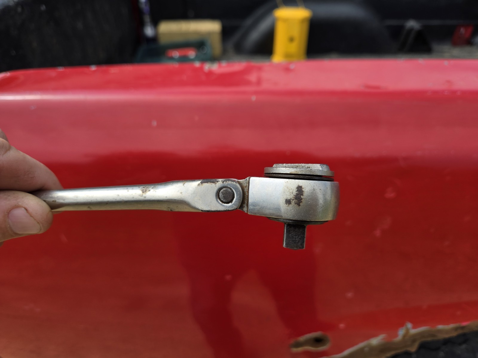 JOHN DEERE Tools USA TY3522 3/8″ Drive Flex Head Ratchet – Chrome Knurled Handle