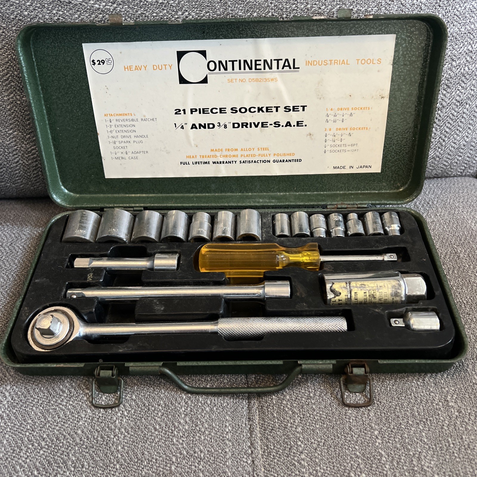 Vintage Continental 21 Piece Socket Set Tools Heavy Duty 1/4 And 3/8 Drive S.A.E