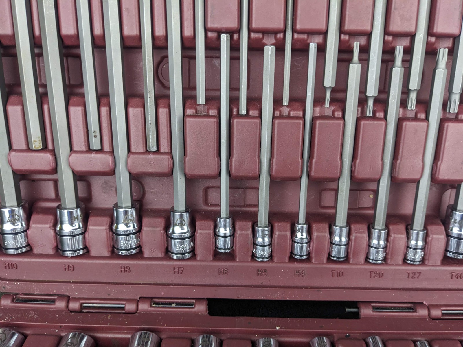 #bo052 Matco Tools 75 Piece Master ADV Hex/Torx Bit Socket Set Model SBS75VA