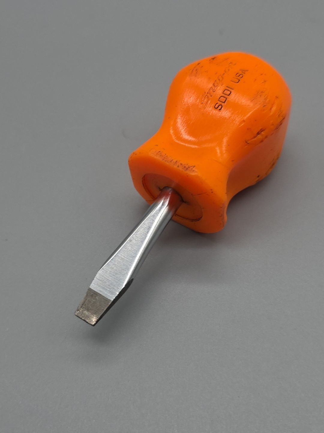 SNAP ON TOOLS – Flat Tip Stubby Screwdriver Yellow Hard Handle SDD1 USA