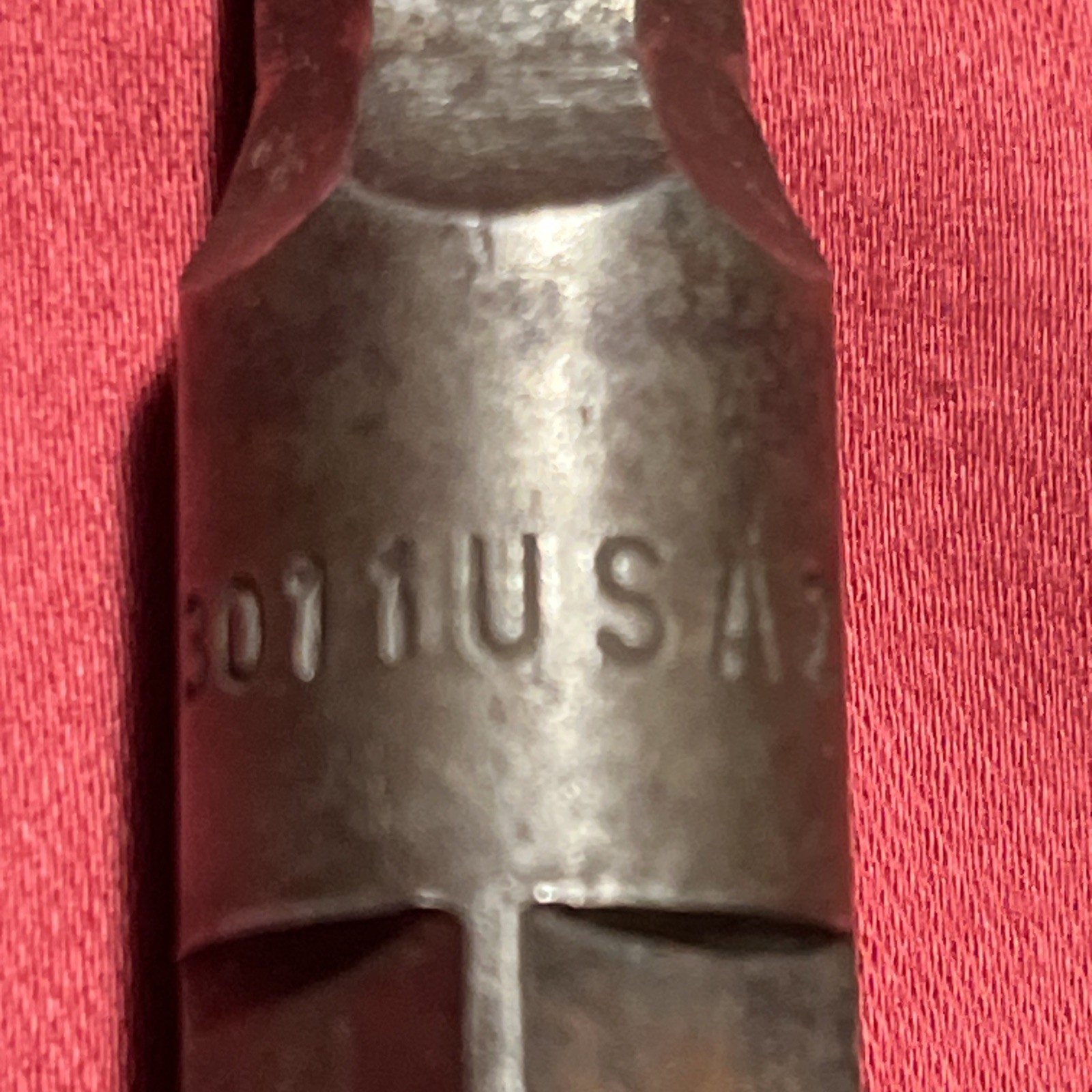 Snap-on A3011 Is A 1/2-inch Drive 7/16-inch Hex Shank Quick-change Socket T326