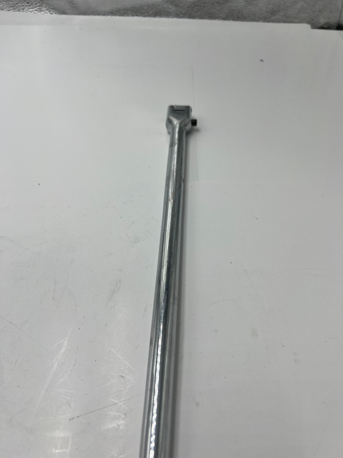 E-Z Red 1/2in Drive Locking Flexhead Chrome Grip Ratchet 22in MR1224FL