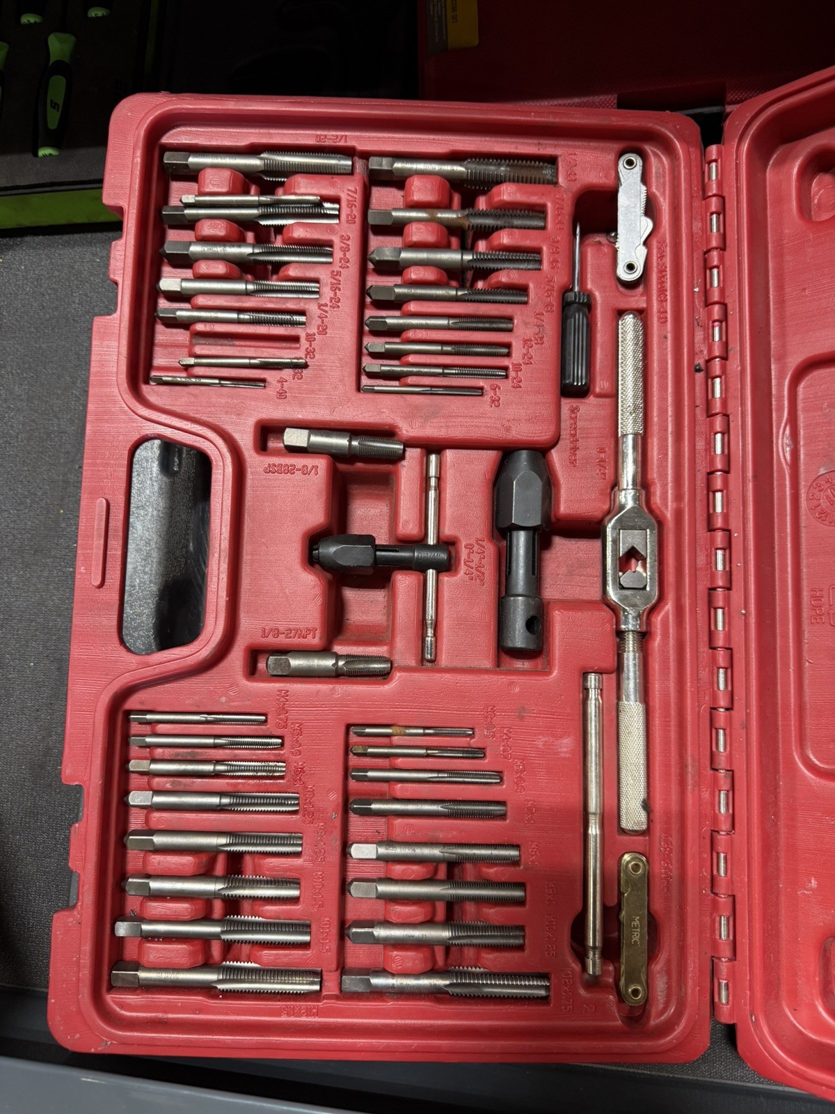 MAC Tools TD76COMBOS-US 76-PC SAE & Metric Tap and Hex Die Set – B4