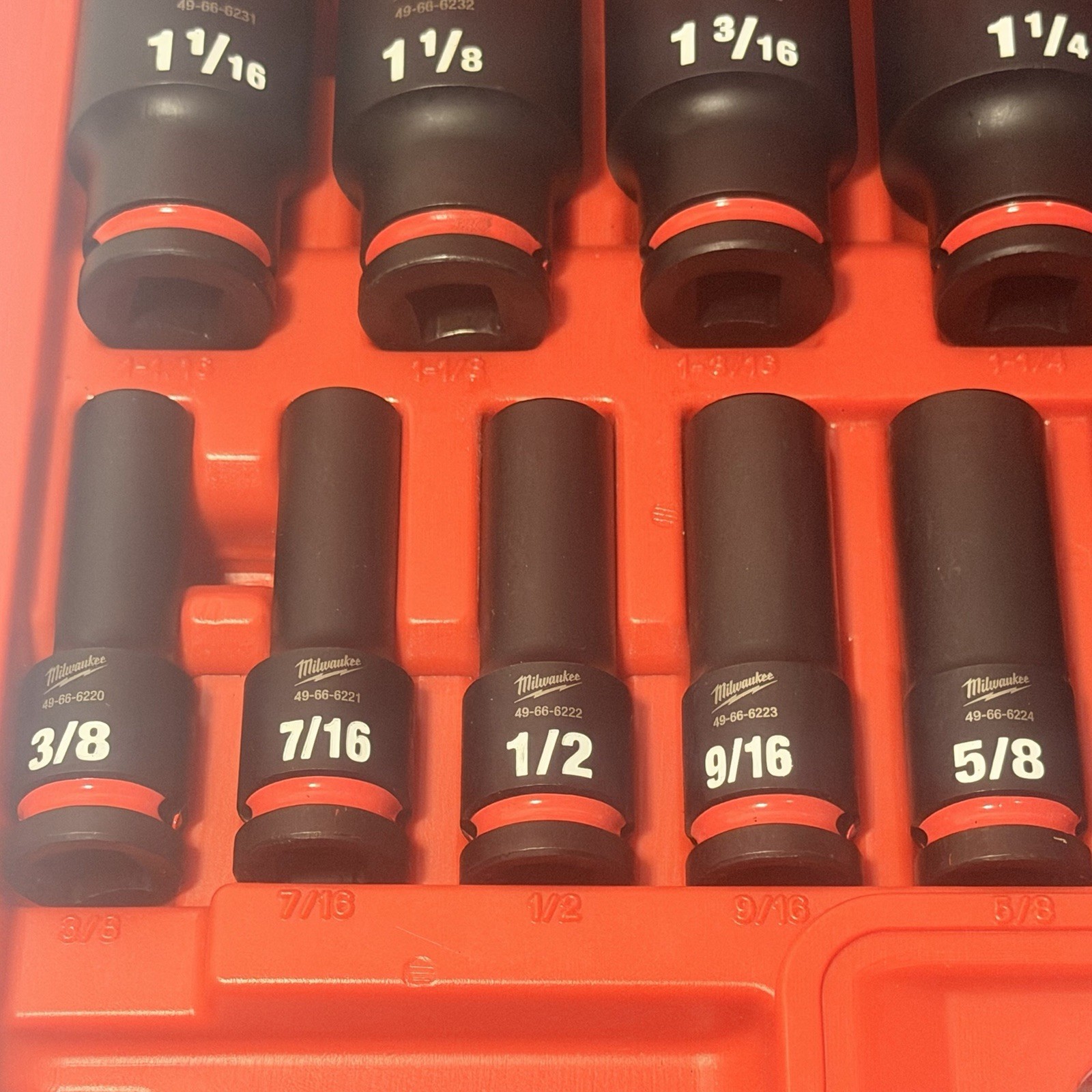 Milwaukee 49-66-7012 SHOCKWAVE Impact Duty 1/2″ Socket Set, 19 Pieces ***MINT***