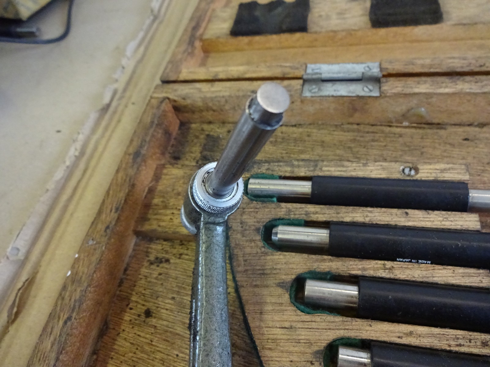 8″ – 12″ Mitutoyo micrometer