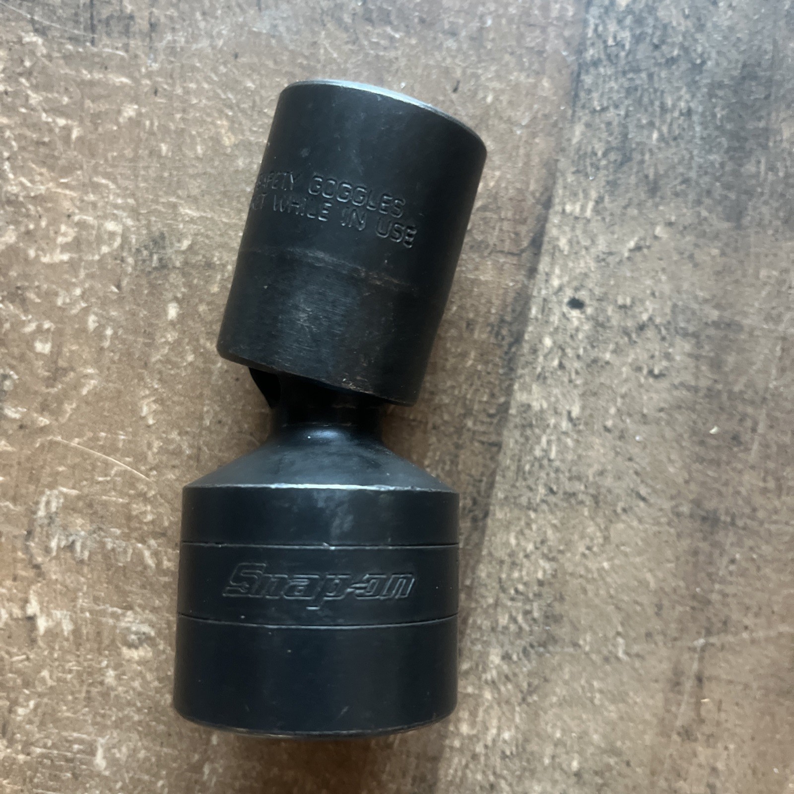 Snap On USA IPL38C 1/2″ Drive 6 Point 1 3/16″ Shallow Swivel Impact Socket