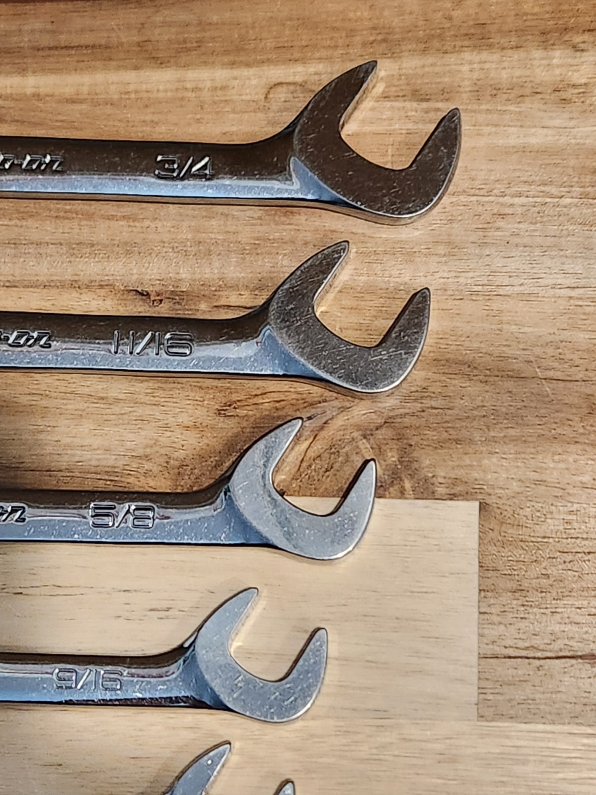 Snap On 7 Piece SAE Four-Way Angle Head Open-End Wrench Set VS807B