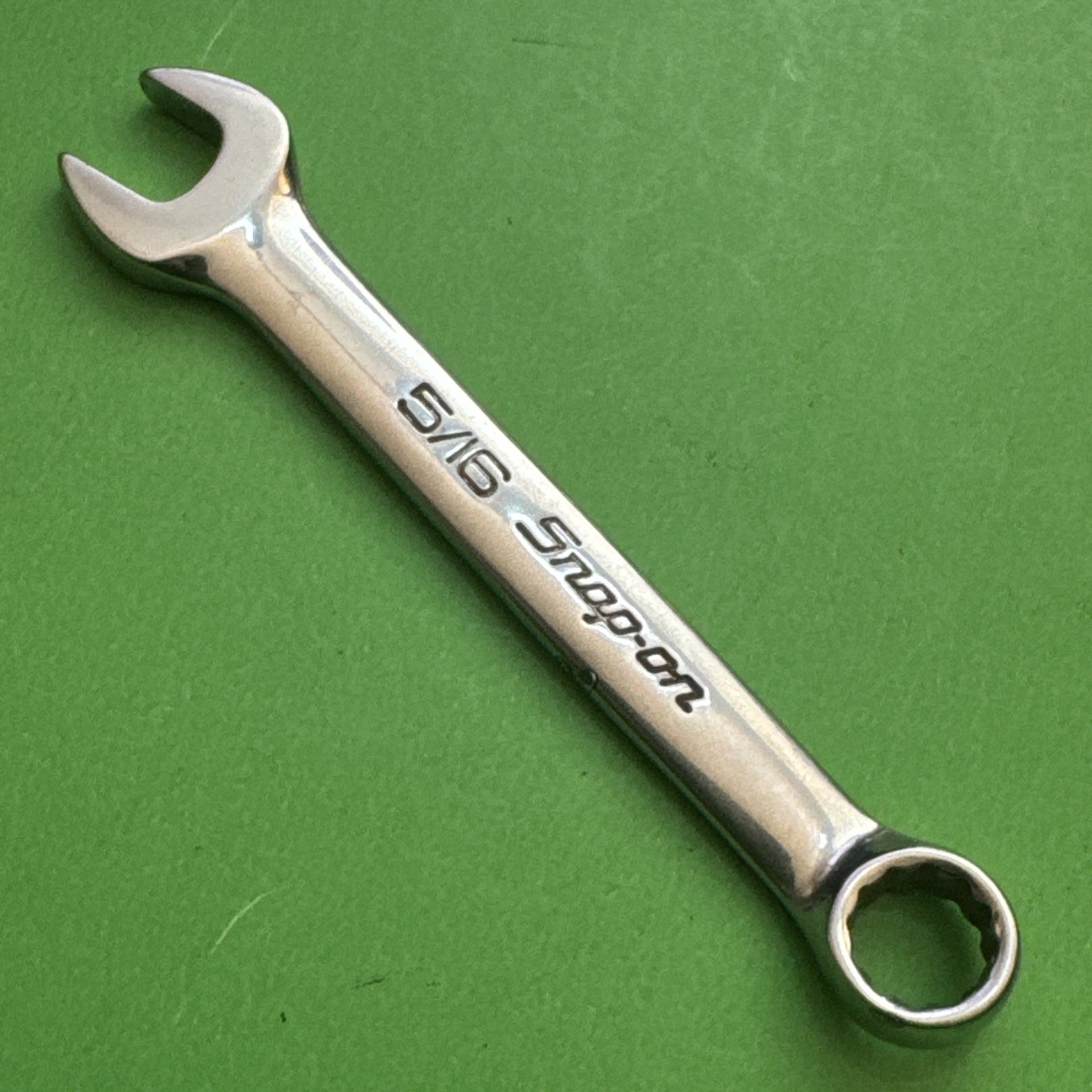 Snap-On USA 12-Point SAE Size 5/16″ Flank Drive Midget Combination Wrench OXI10B