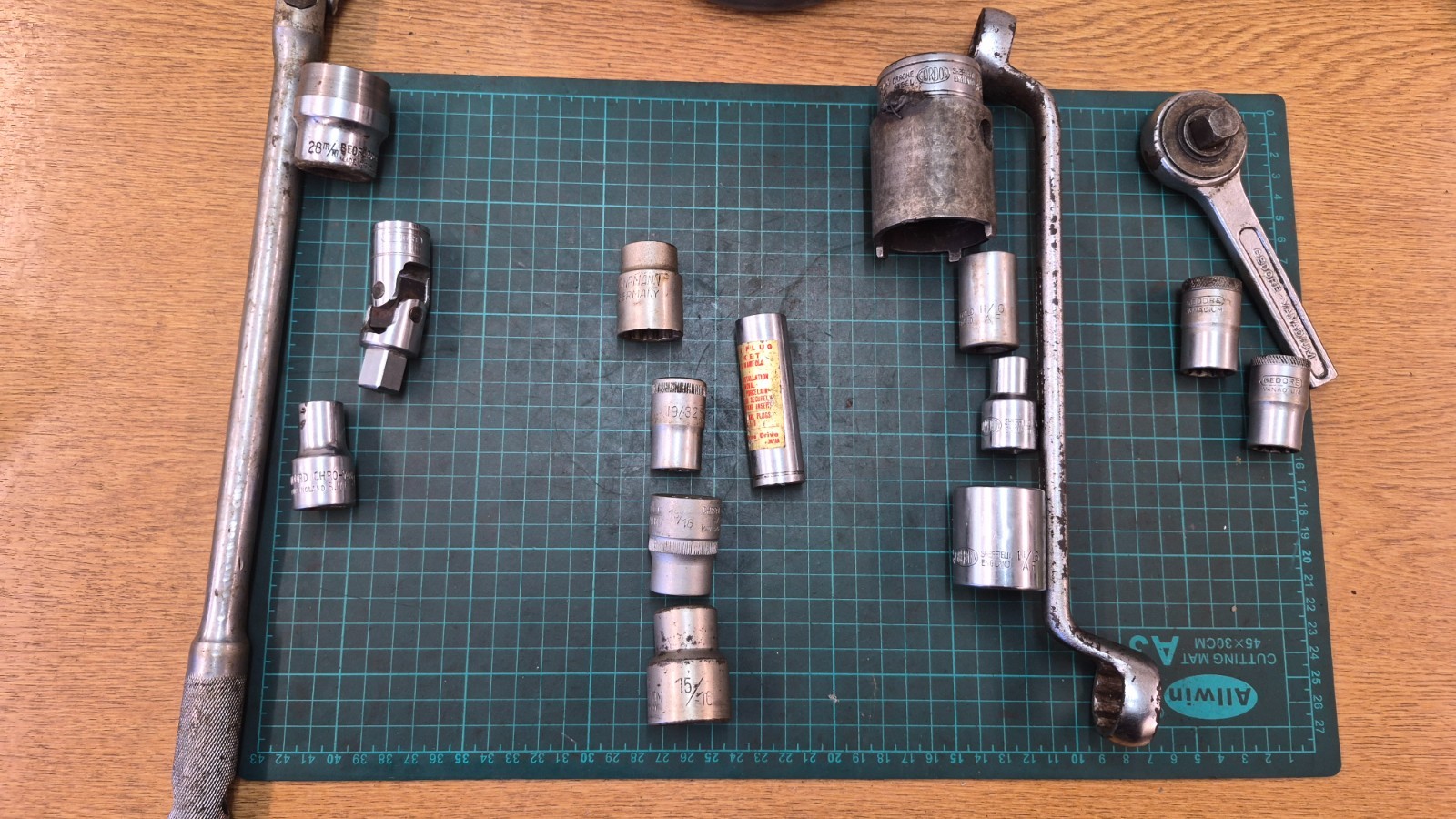 Joblot metric and imperial sockets, bedford, gedore etc – used