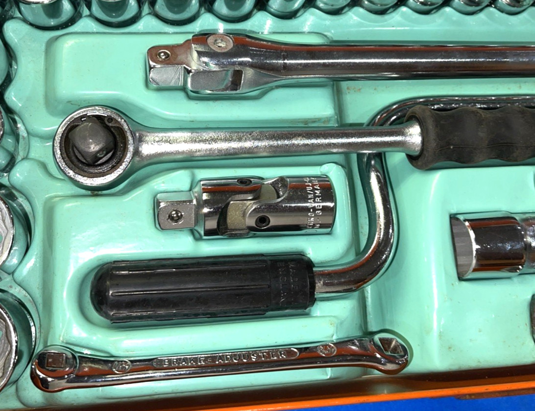 BEDFORD SHEFFIELD TOOLS NEW 1/2 DRIVE 37 PIECE GENERAL SERVICE SET IN RED BOX