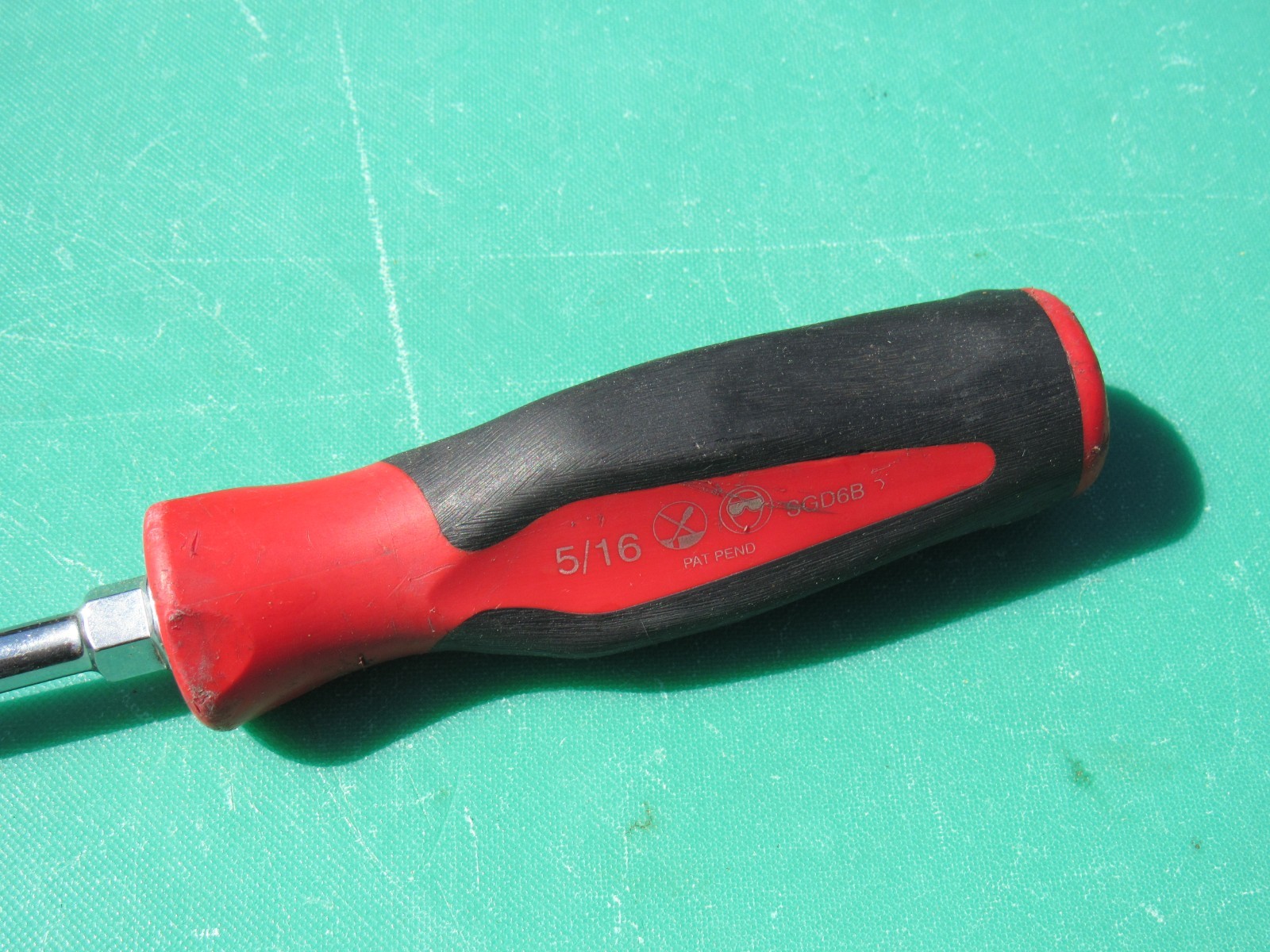 SNAP ON SGD6BR SGD6B RED BLACK HANDLE STRAIGHT / FLAT TIP / SLOTTED SCREWDRIVER