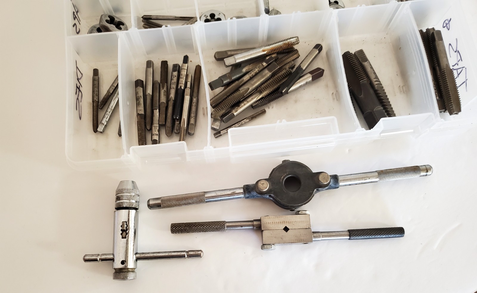 Mixed Lot Of Tap And Die Set Multiple Sizes and Threads W/Case