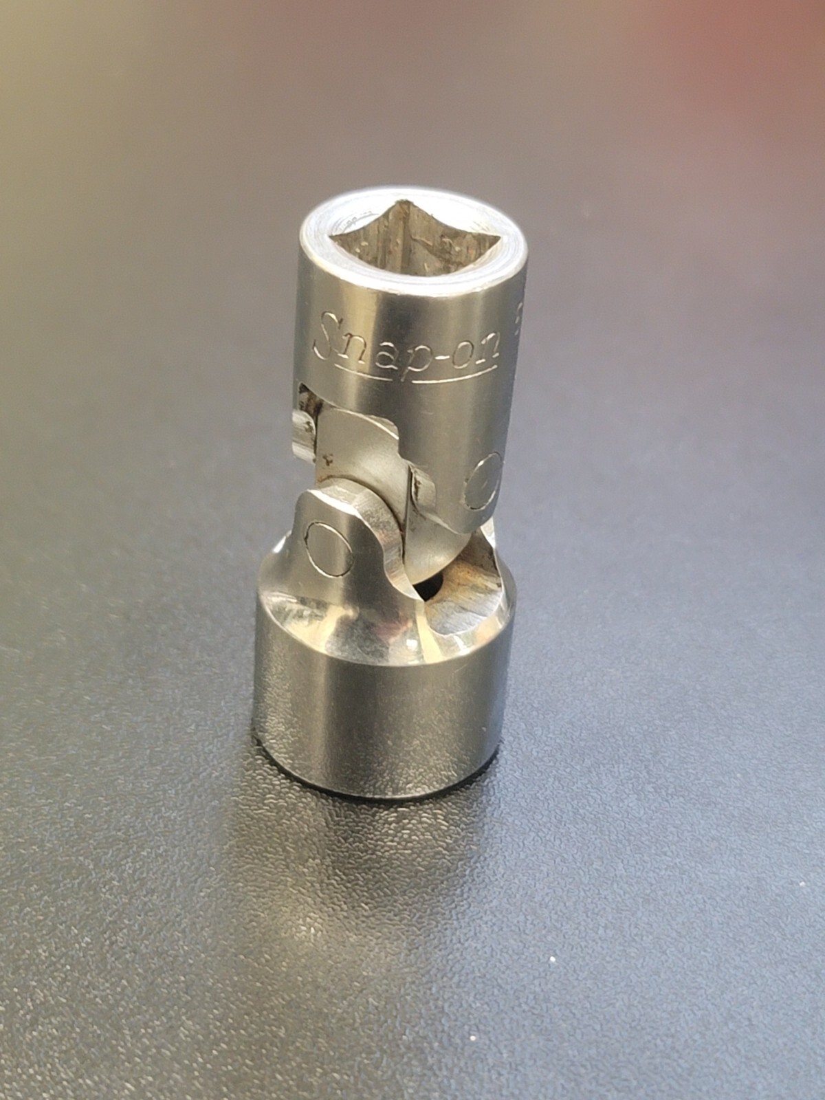 Snap-on Tools USA FVU20 3/8″ Dr 5/8in 12 pt Universal Swivel Flex Socket Vintage
