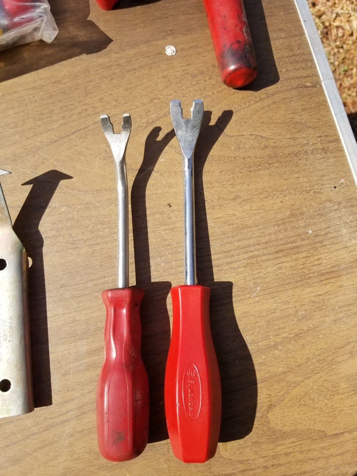 misc auto glass tools… door panel . Clip .cold kinfe.. dremel… pin  tool