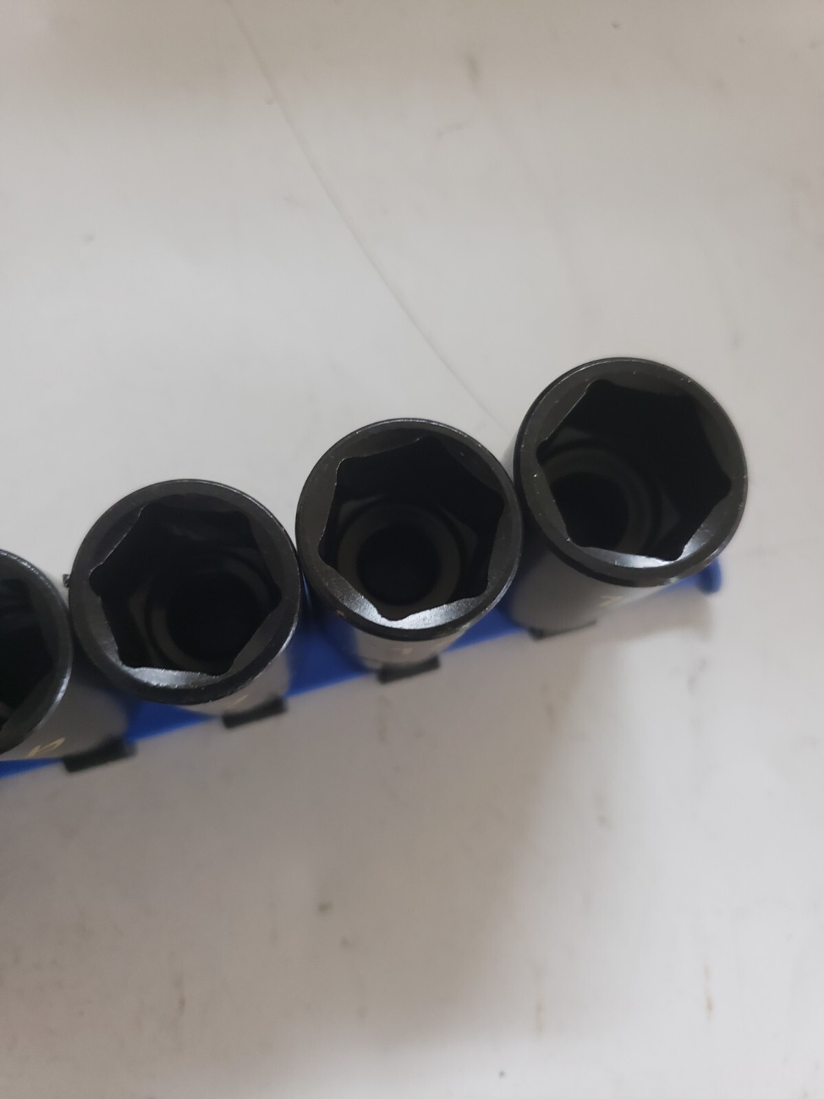 Matco tools SBIPM126TA 12 piece 3/8″ dr. metric 6 pt. mid length imp. socket set