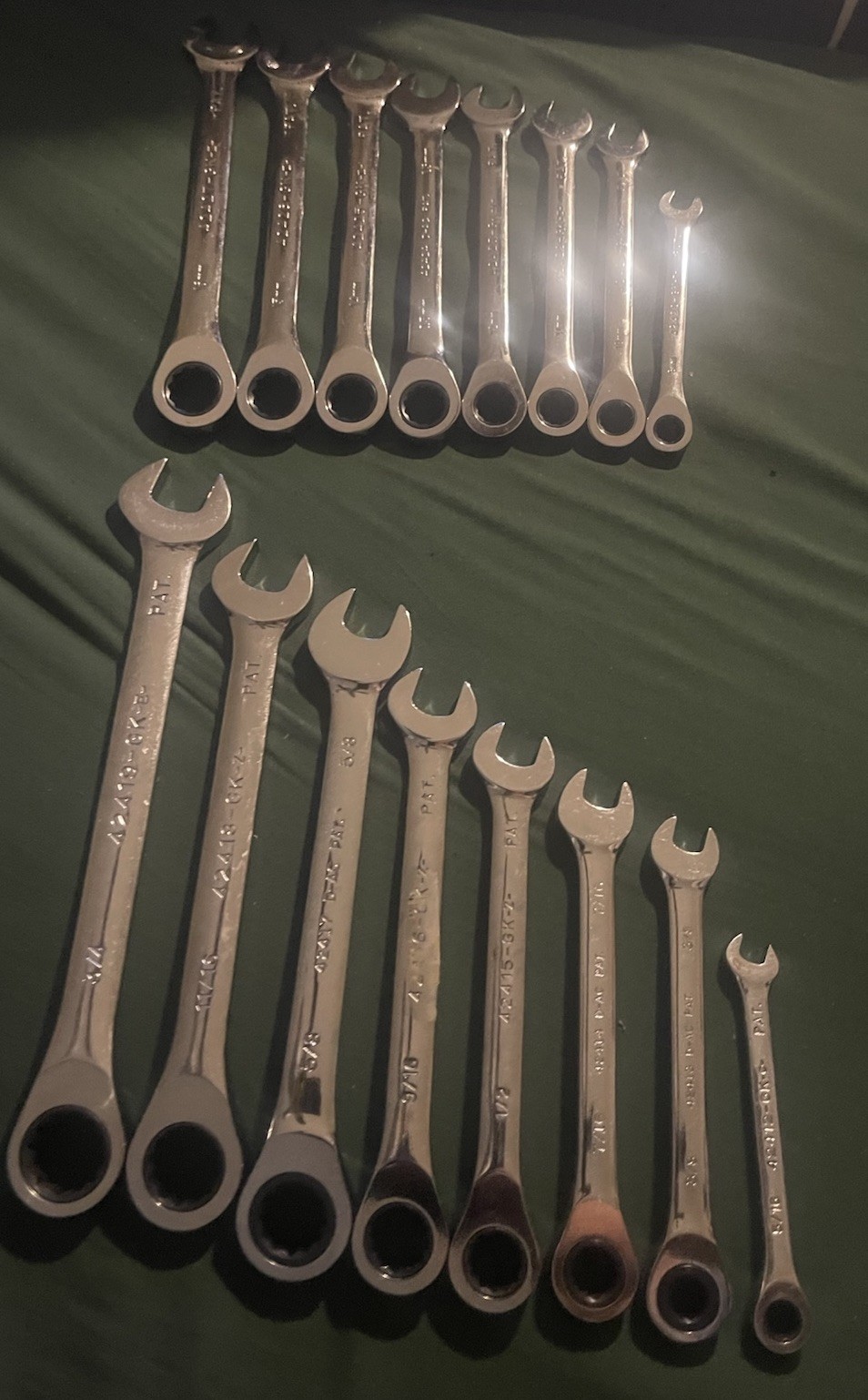 16 Piece Craftman Reversible Rachet Standard And Metric Wrenches