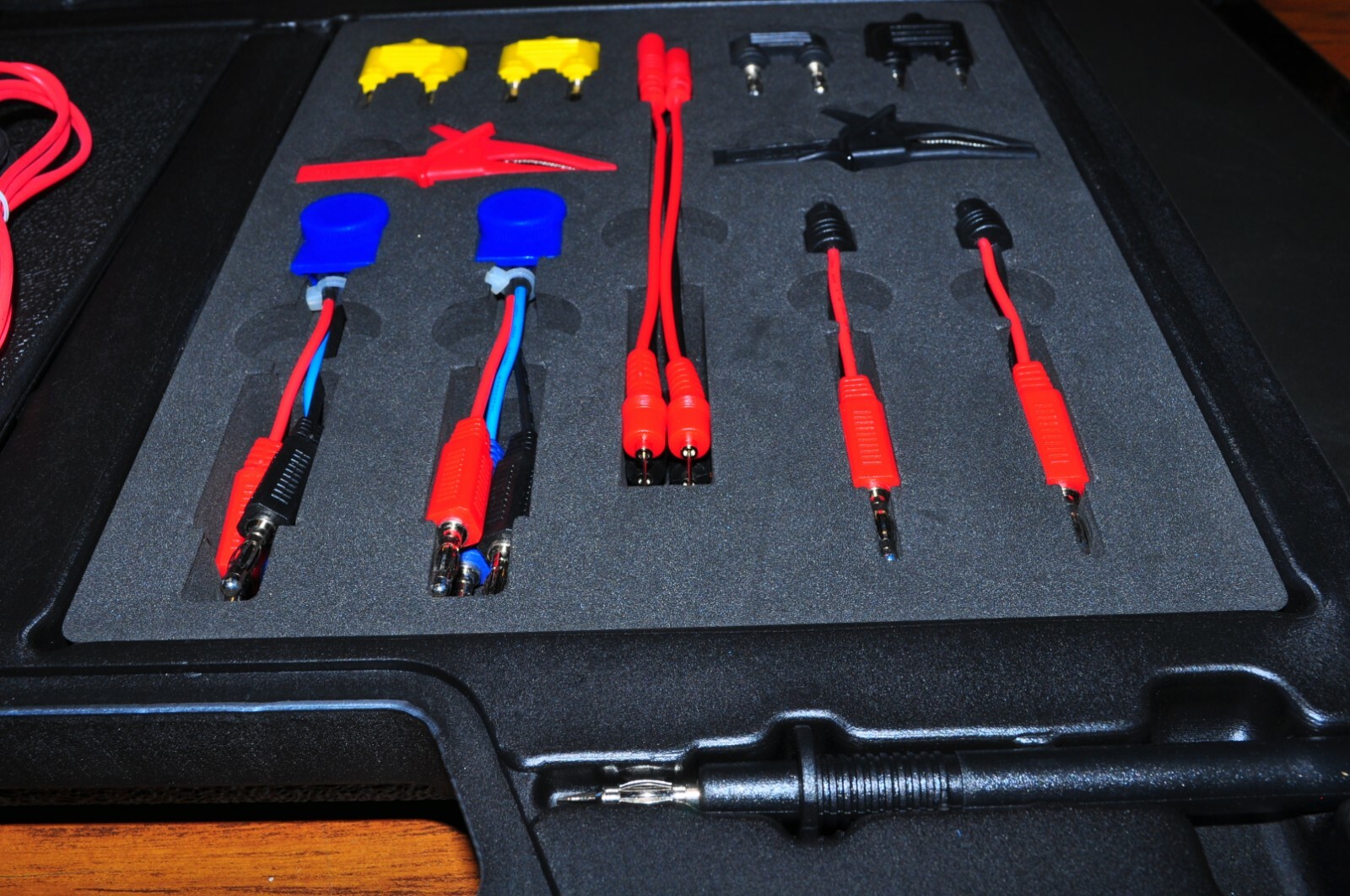 Electric MultiPurpose Connectors up 600V AC/DC Auto electric tester adpter U3028