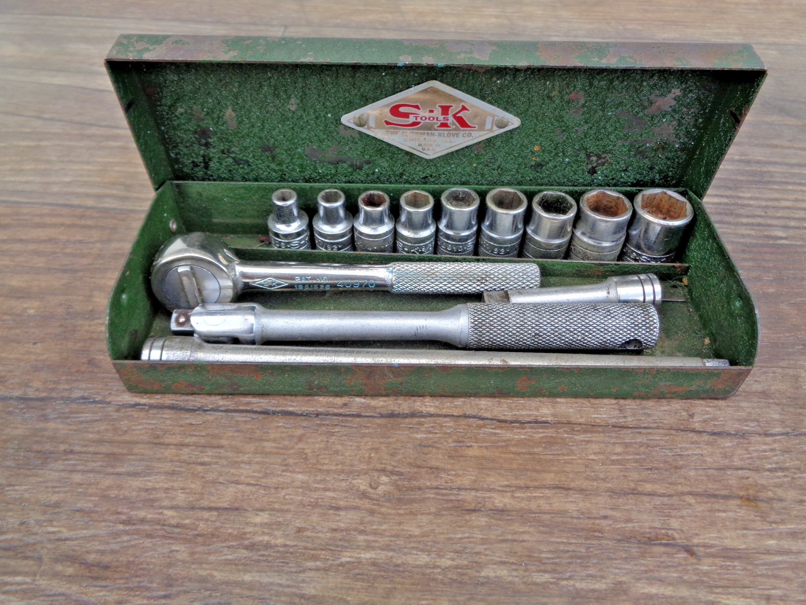 S-K Tools 1/4″ Drive SAE Socket Set -13 pieces + Metal Box
