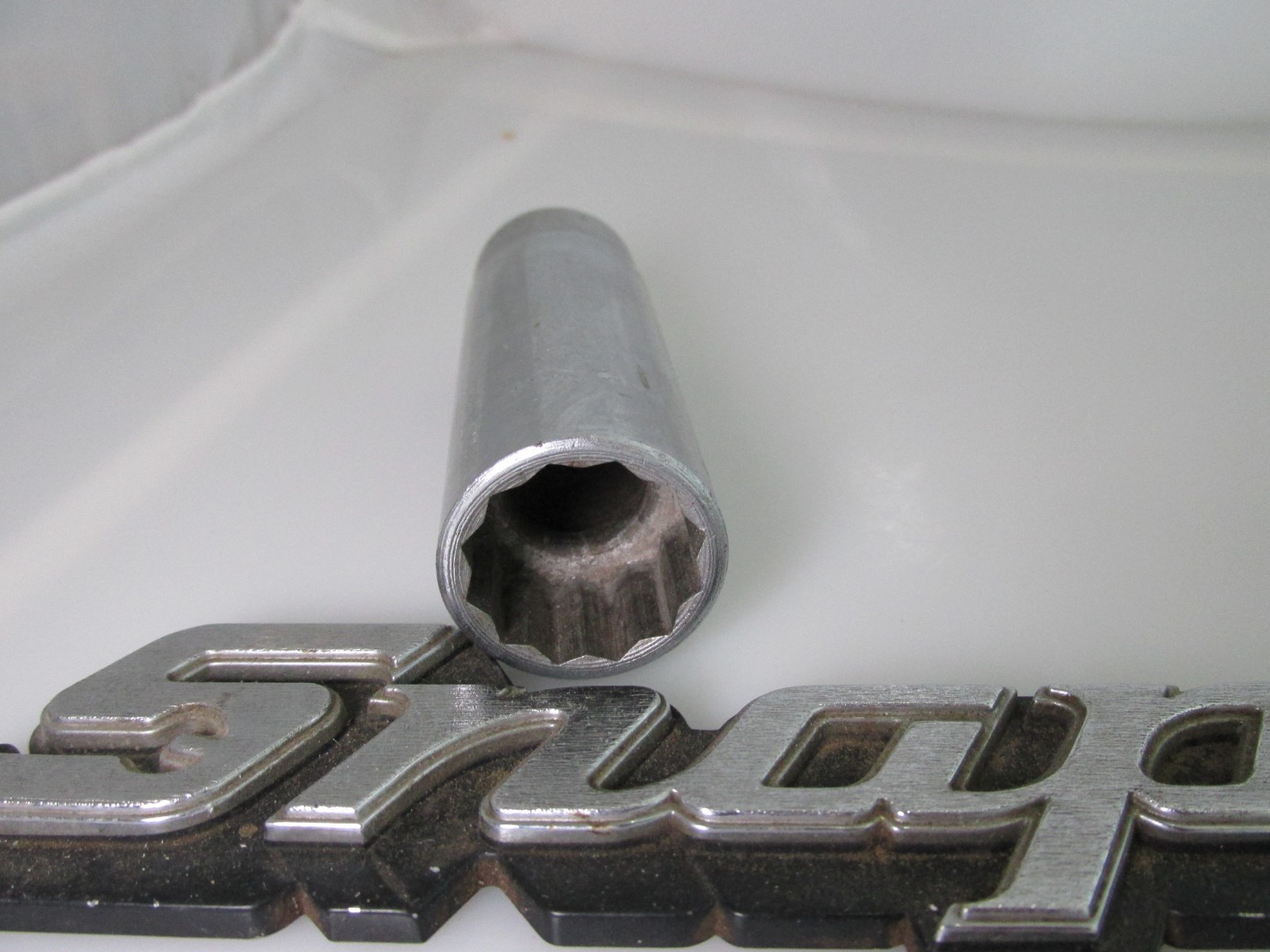 Snap On 13/16″ SVS261 Deep Socket Half Inch Drive 12 Point SAE Mechanic Tool